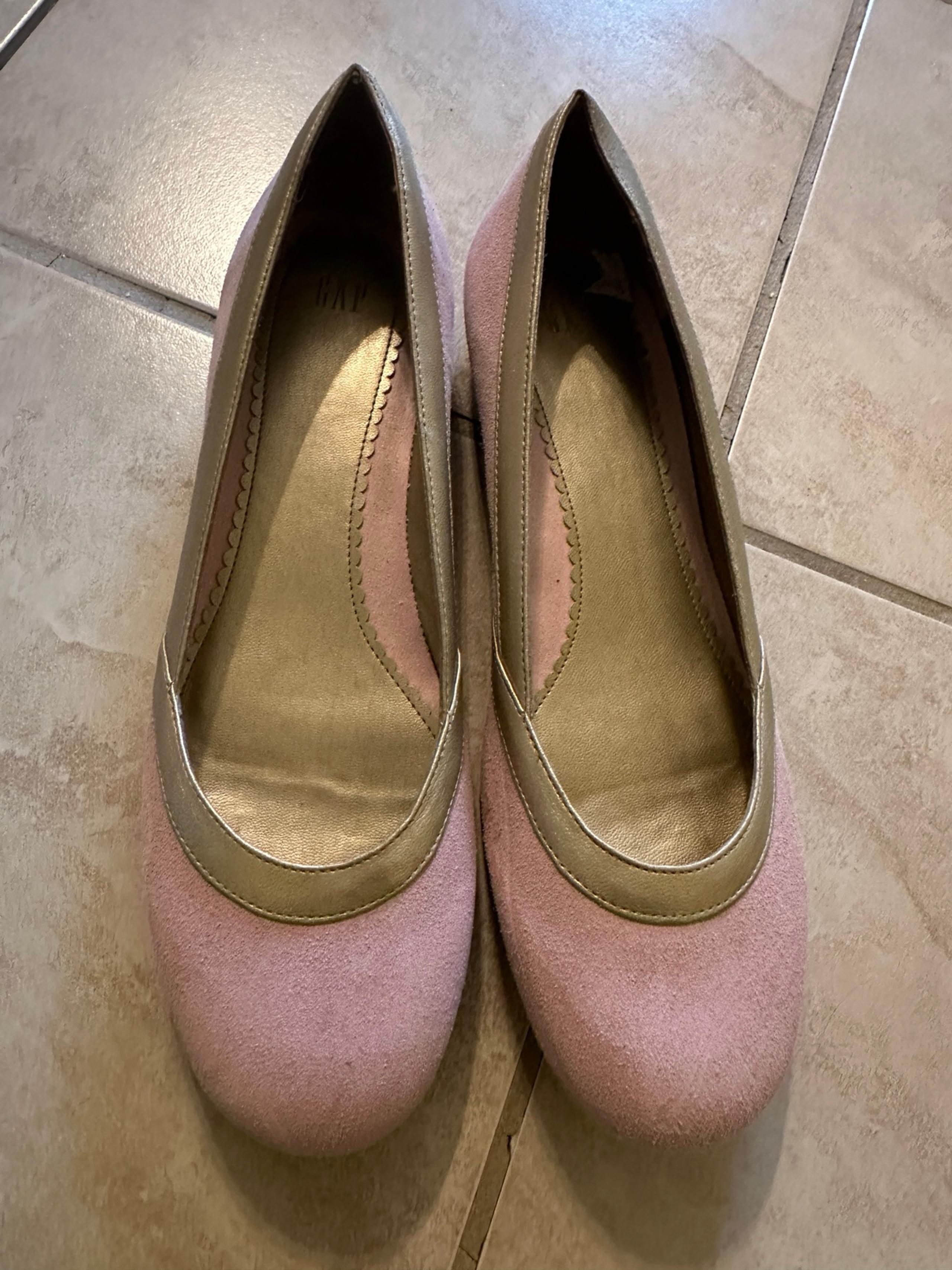 Gap Flats women’s 10- pink