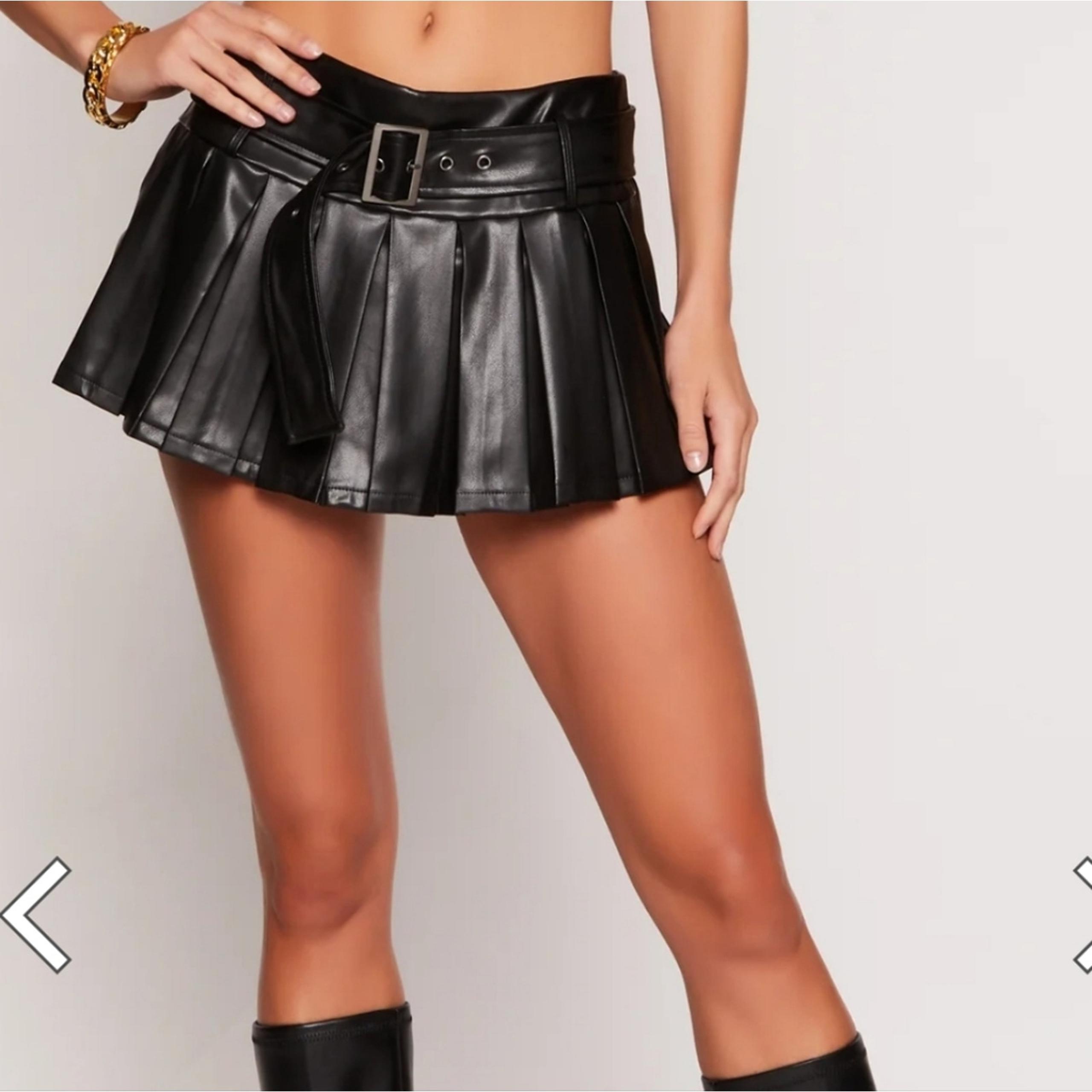 Haute Monde Faux Leather Belted Pleated Skort. Black. Size XLarge. New.Mi…