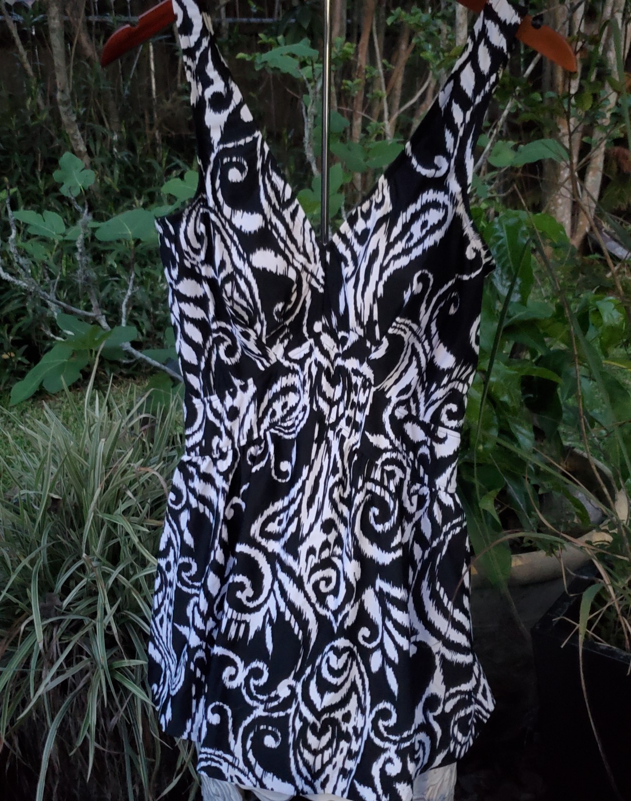 NWOT Maxine of Hollywood black/white batik pattern swim dress Size 12
