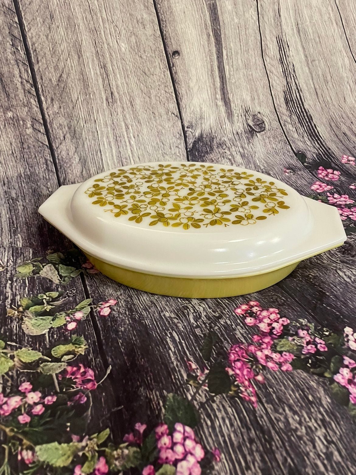 VINTAGE PYREX Oval Casserole Dish Verde Olive Green with Lid
