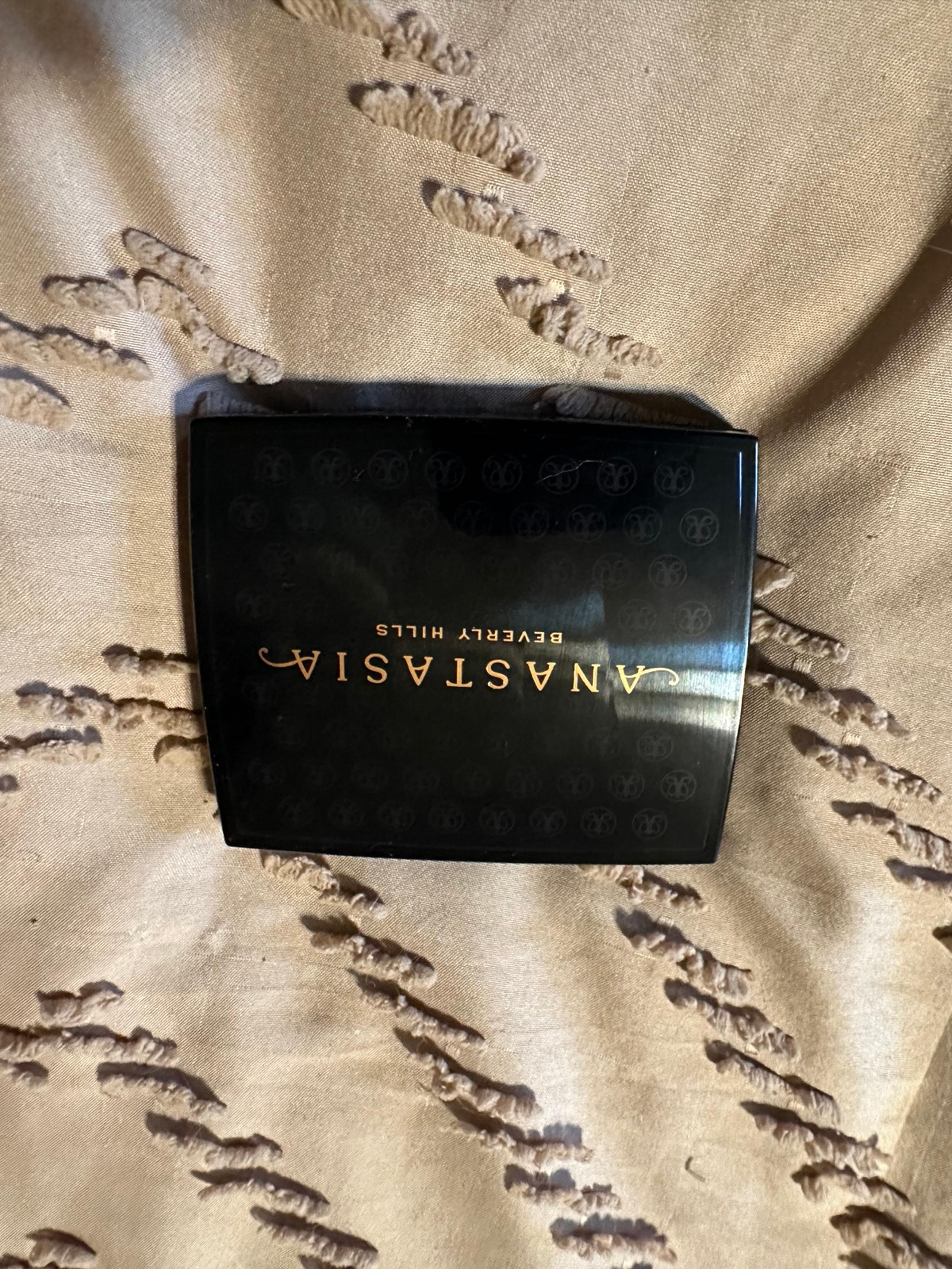 Anastasia powder bronzer saddle