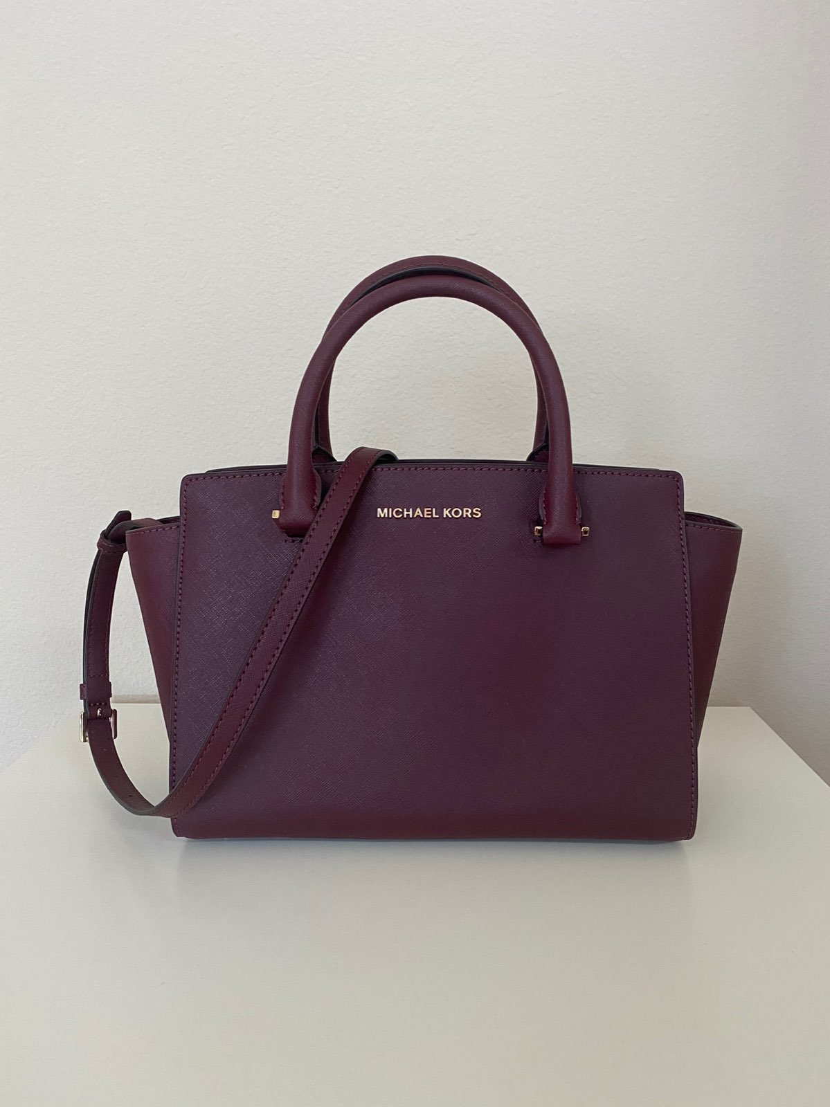 Michael kors purse and wristlet set