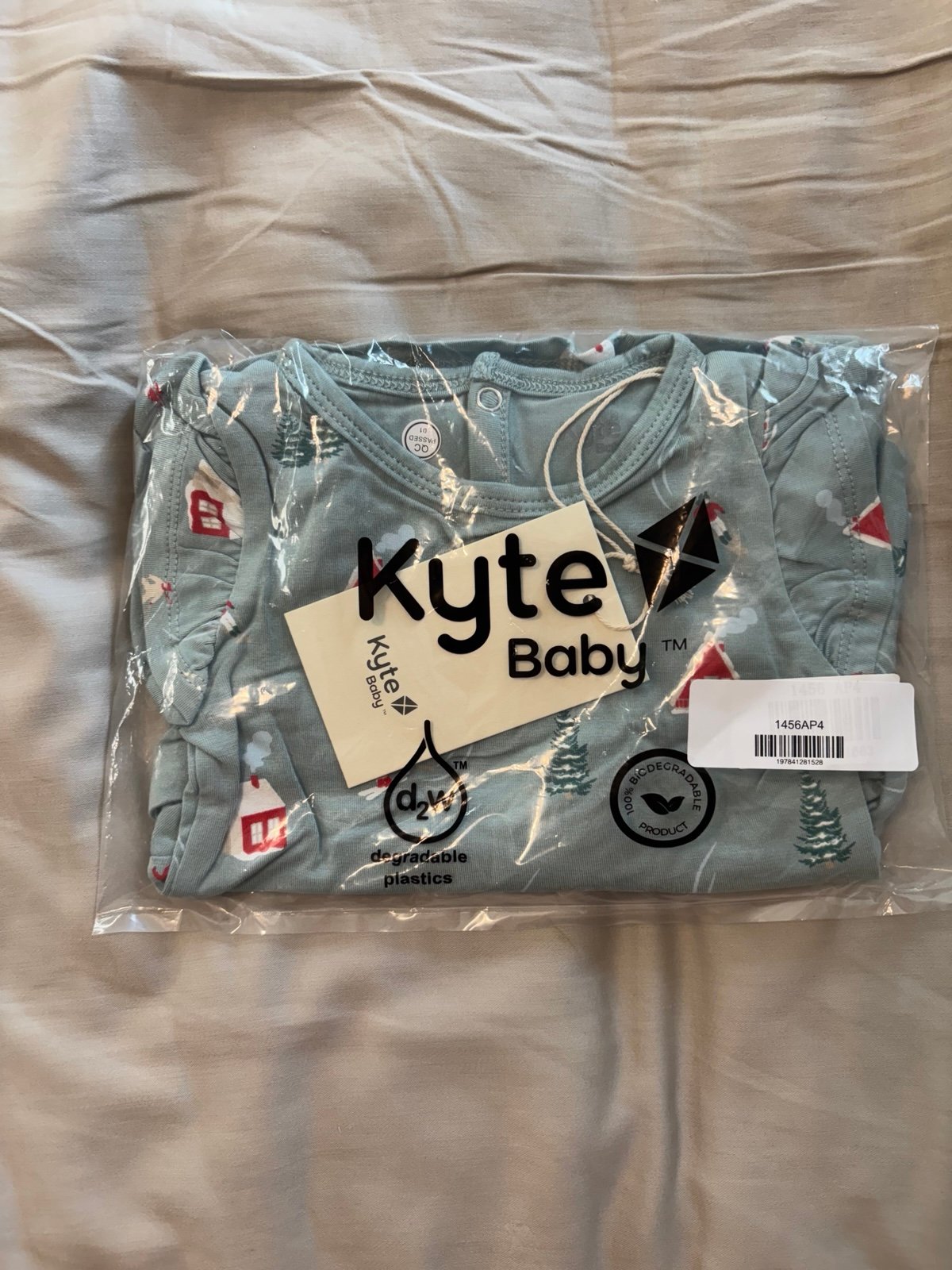 Kyte baby alpine village twirl