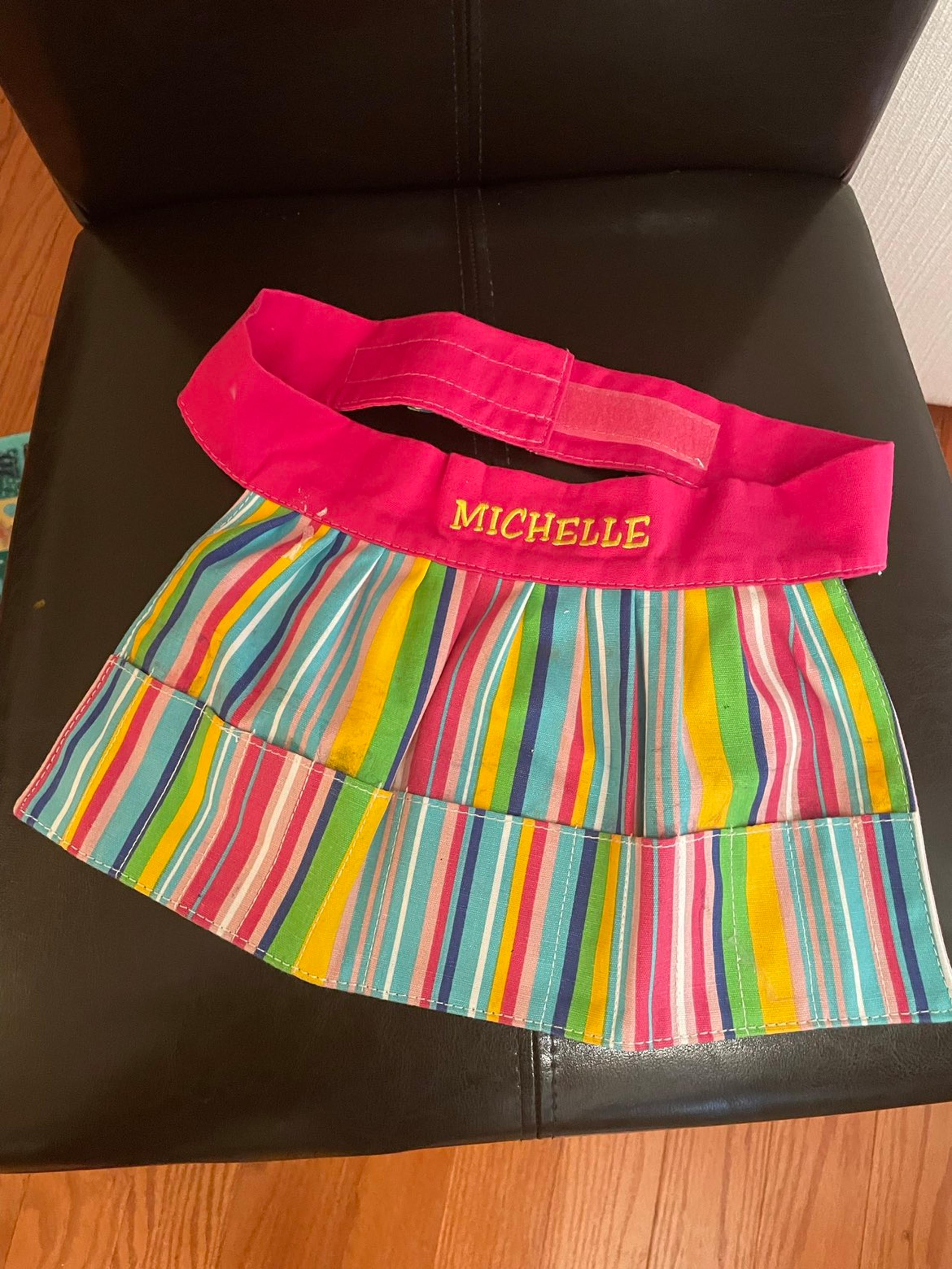 Personalized crayon apron - Michelle
