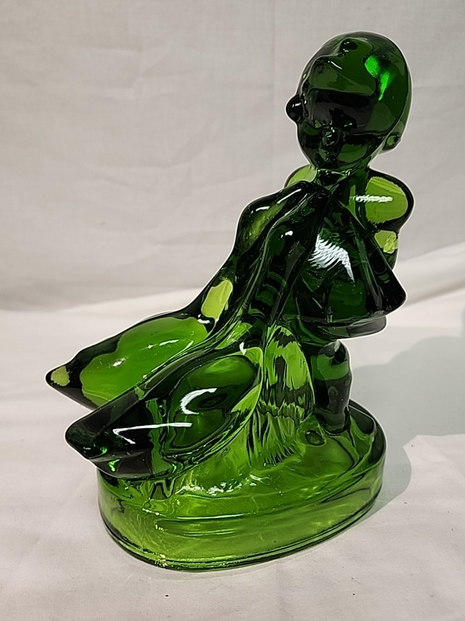 Vintage L. E. Smith Goose Girl Emerald Green Glass Figurine