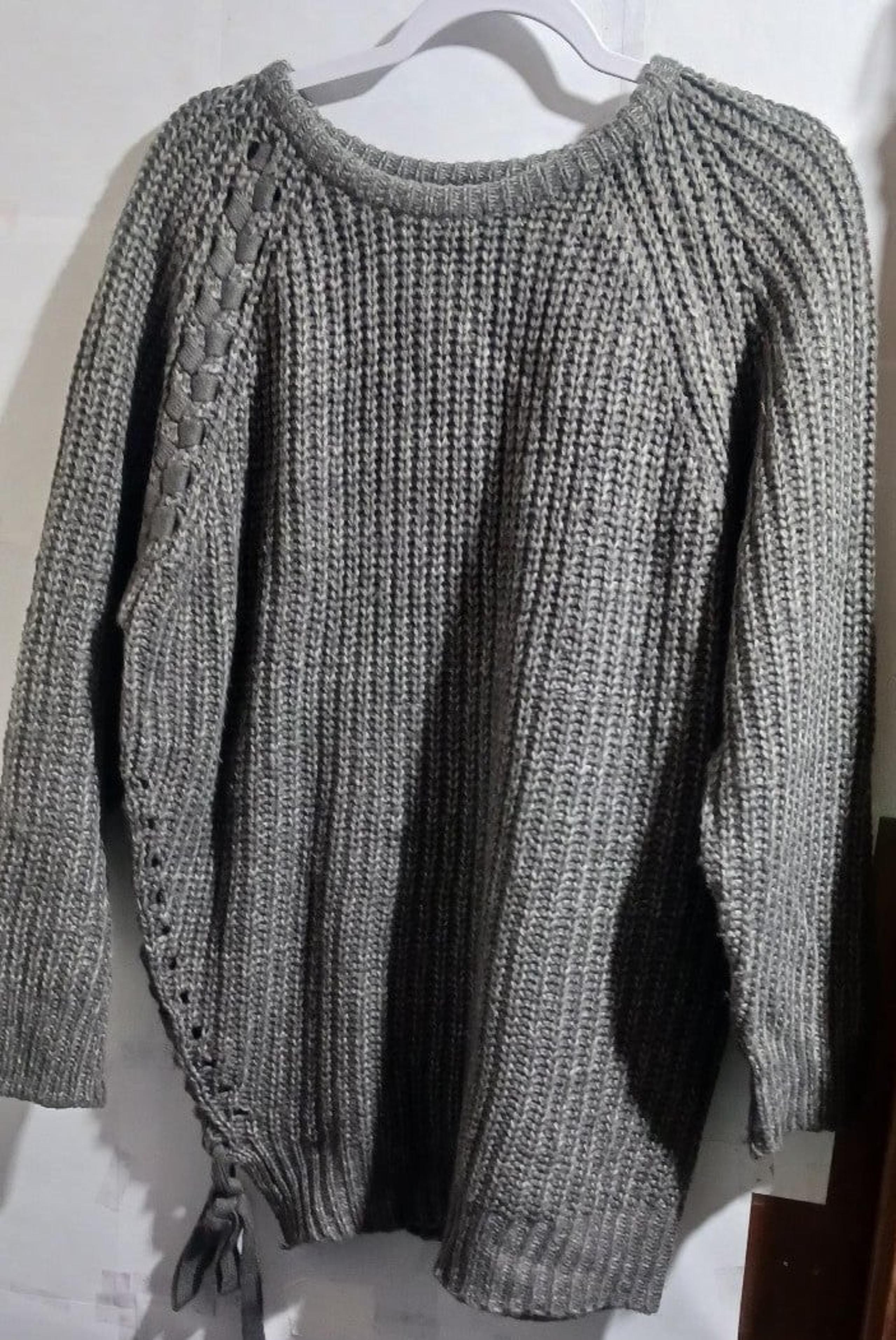 Women's Rue 21 Sweater Size Large