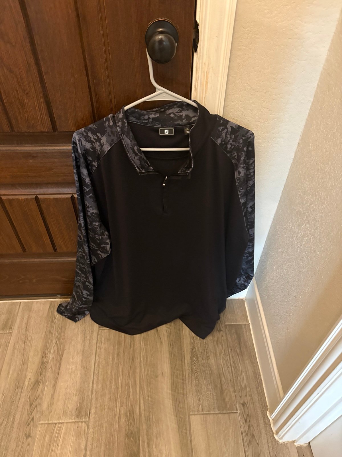 FootJoy adult XXL black and gray camo 1/4 zip pullover