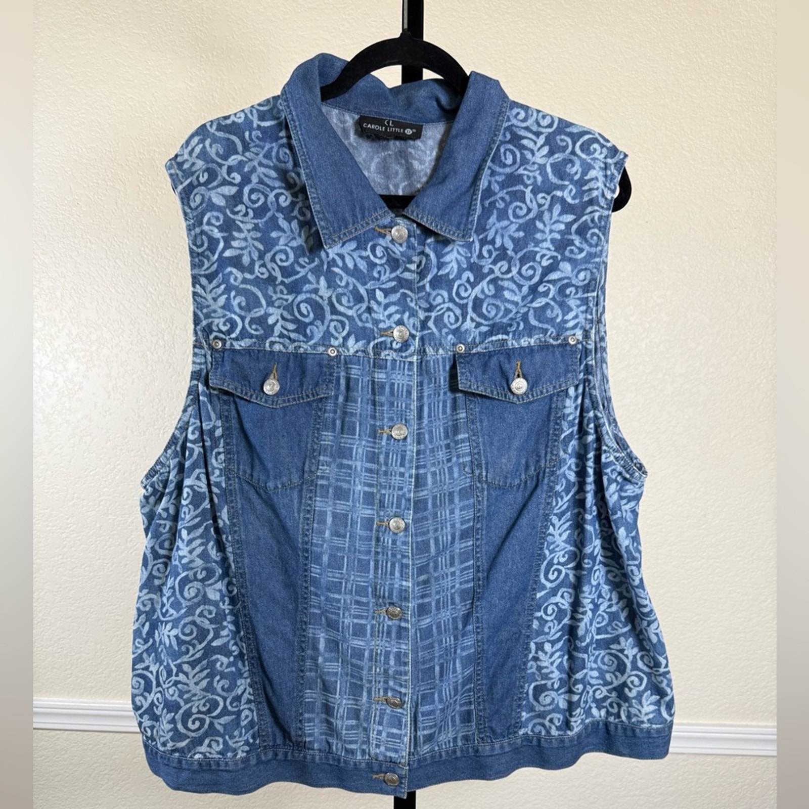 Carole Little Denim Floral Sleeveless Button Cotton Western Casual Festival Vest