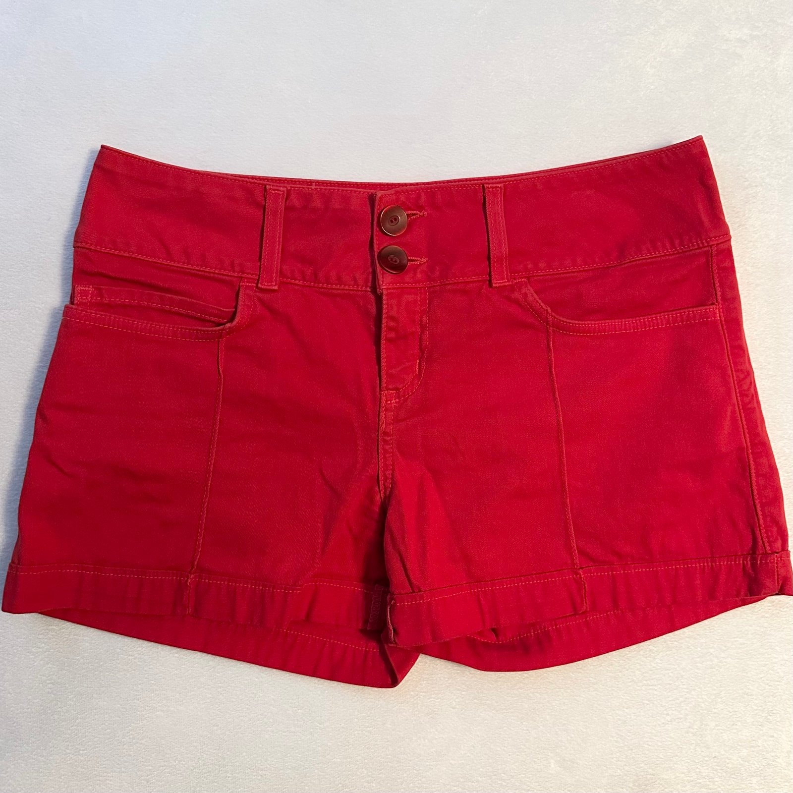 Bella Dahl Red Short Shorts Womens Sz 29 pockets buttons 2.5” inseam