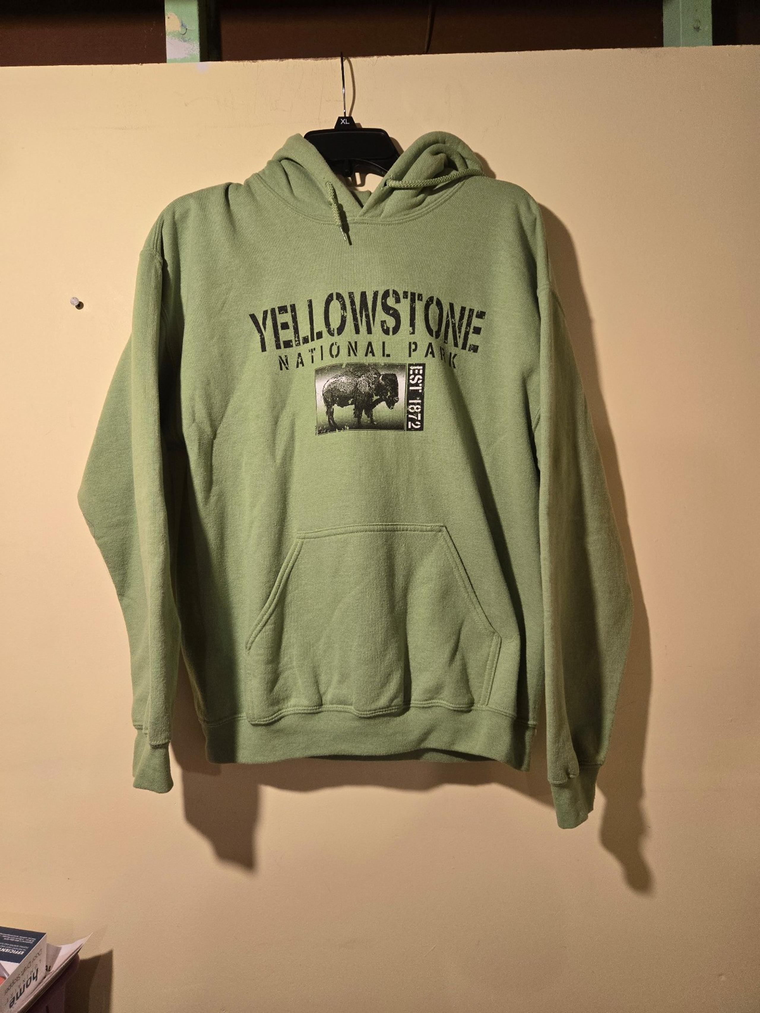 Women's Yellowstone Park Pullover Hoodie.