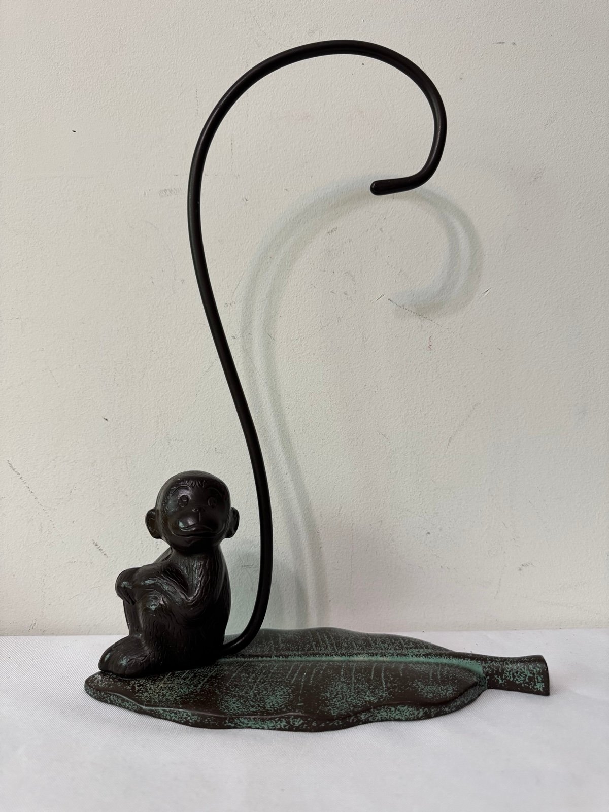 VTG MONKEY BANANA HOLDER IRON