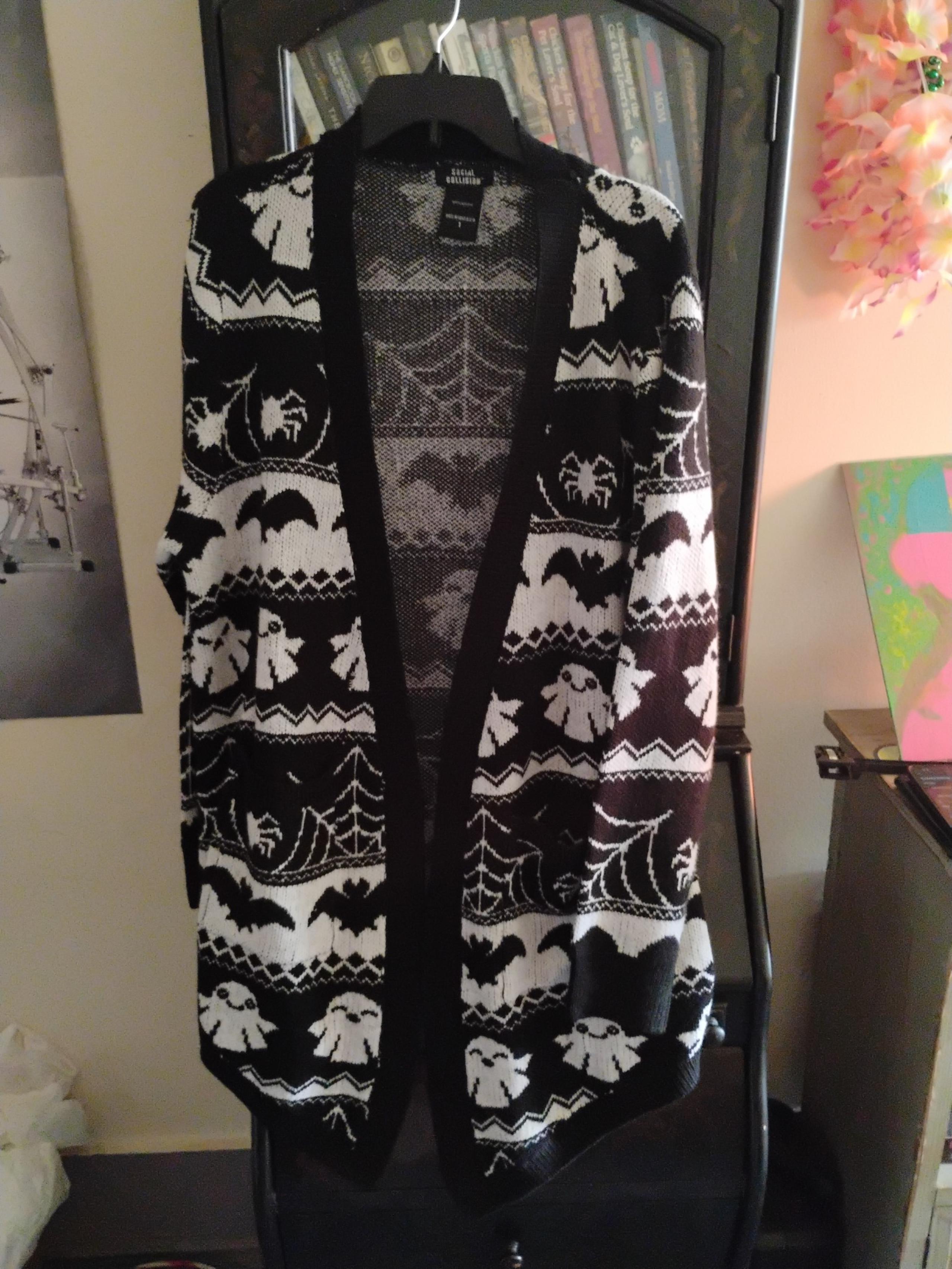 Social collision Halloween themed cardigan sweater size 1x nwot