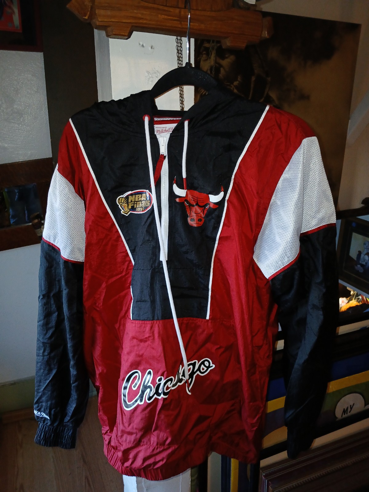 Mitchell Ness Chicago Bulls 1996 Finals NWT Small Highlight Reel Nylon Jacket