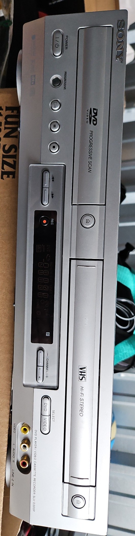 Sony SLV-D300P DVD VCR Combo Player VHS Hi-Fi Stereo tested