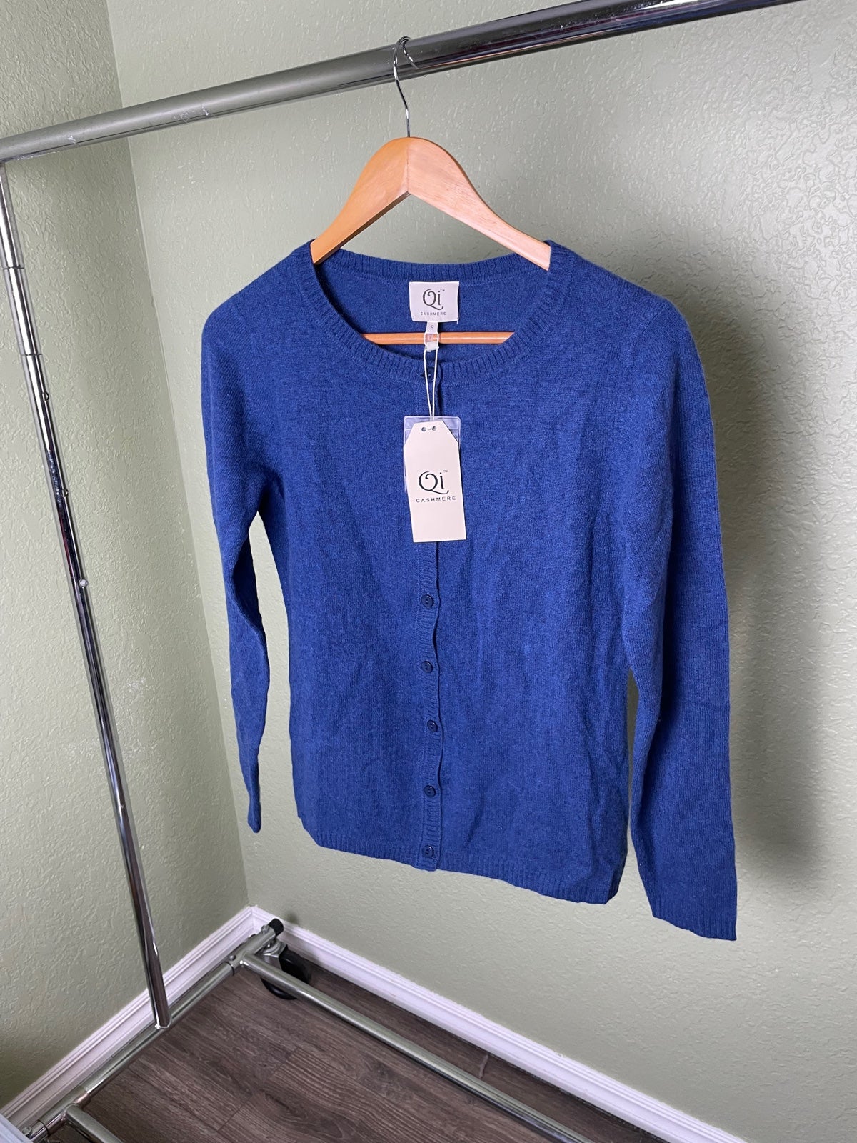 Qi cashmere hotsell sweater
