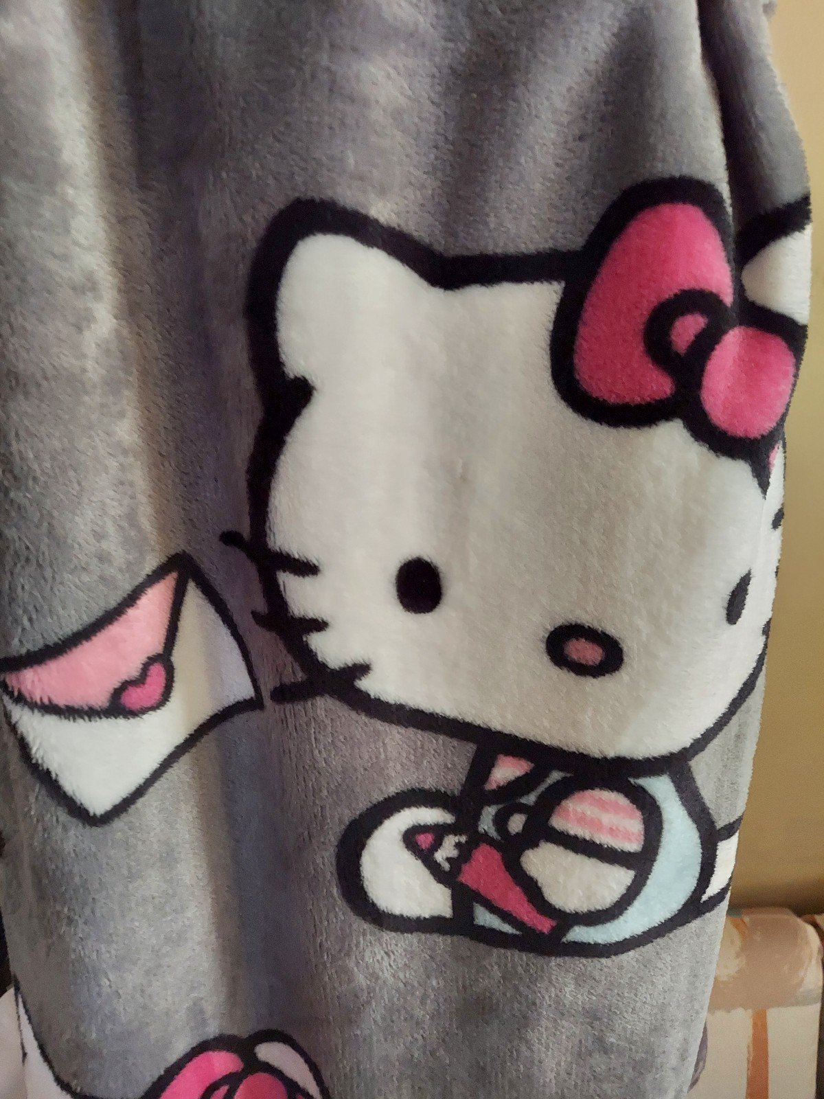 Hello Kitty Valentines Day Twin size bed thick luxurious plush fleece blanket.