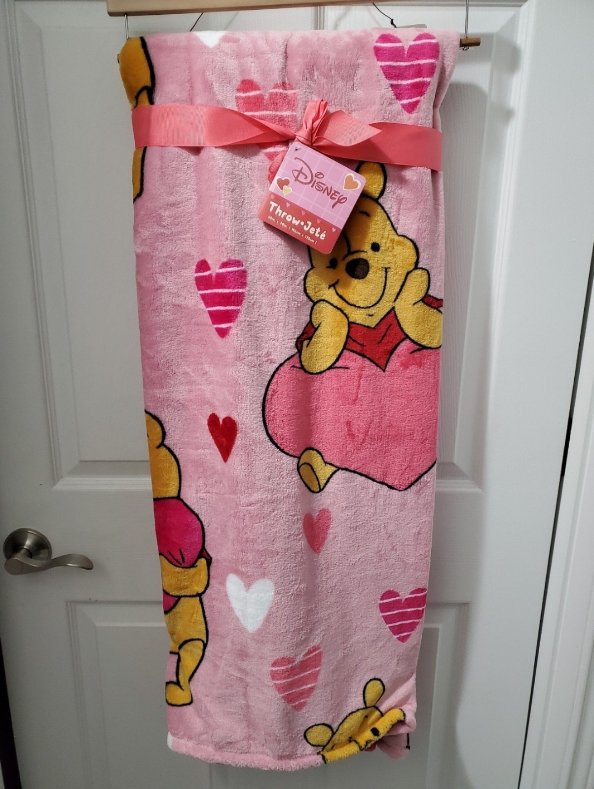 Winnie the Pooh Pink Hearts Valentine Throw Blanket