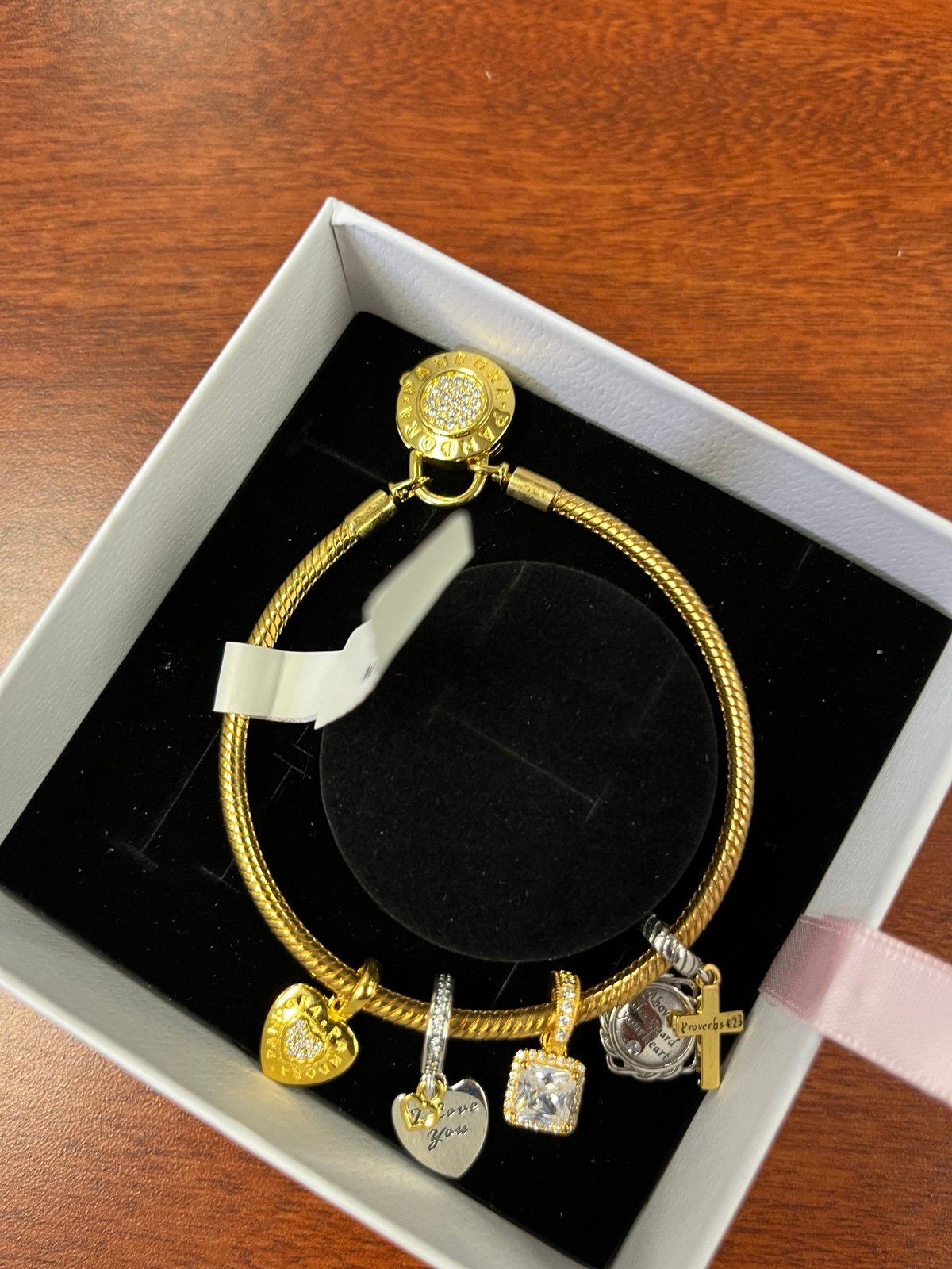 Gold 20 CM Bracelet with 3 Charms