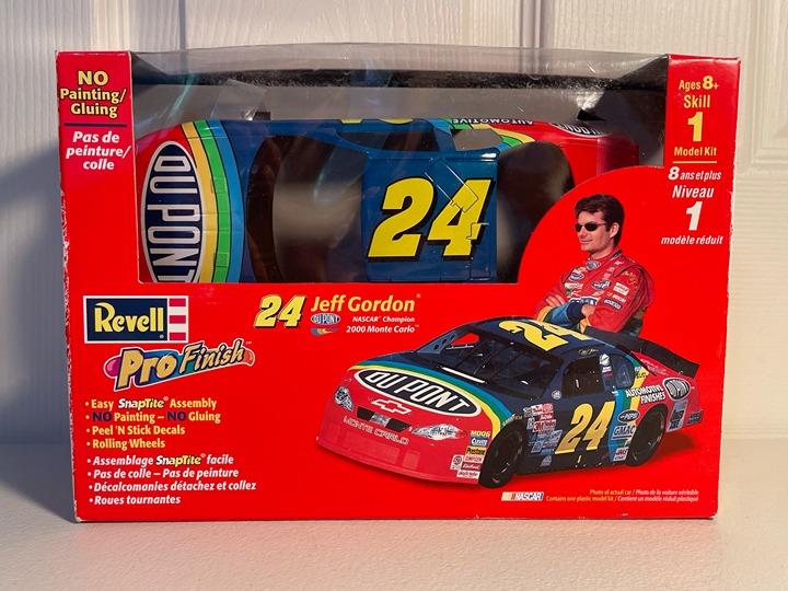 VTG Jeff Gordon Revell 85-1341 Model Kit 1/24 Dupont pre-painted NOS IOB rare