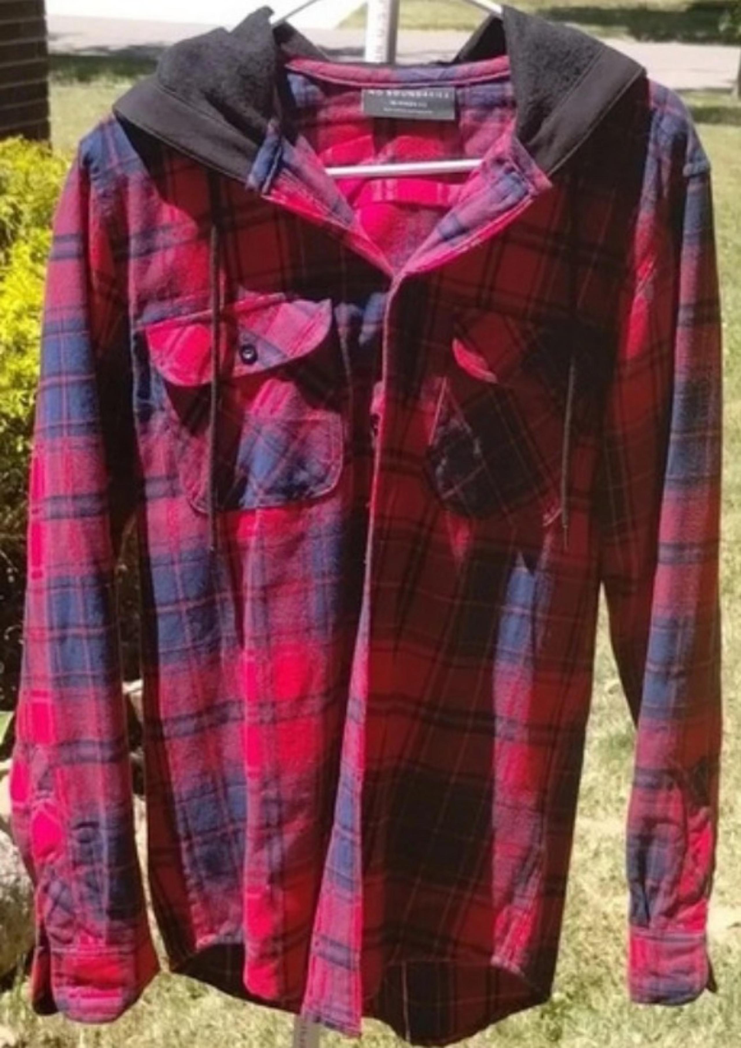 No Boundaries Mens Long Sleeve Plaid Flannel Hooded Shirt Top Red/ Black XS