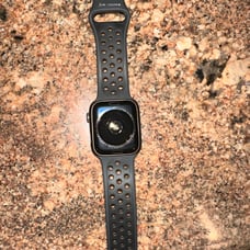 Apple Watch SE 44mm