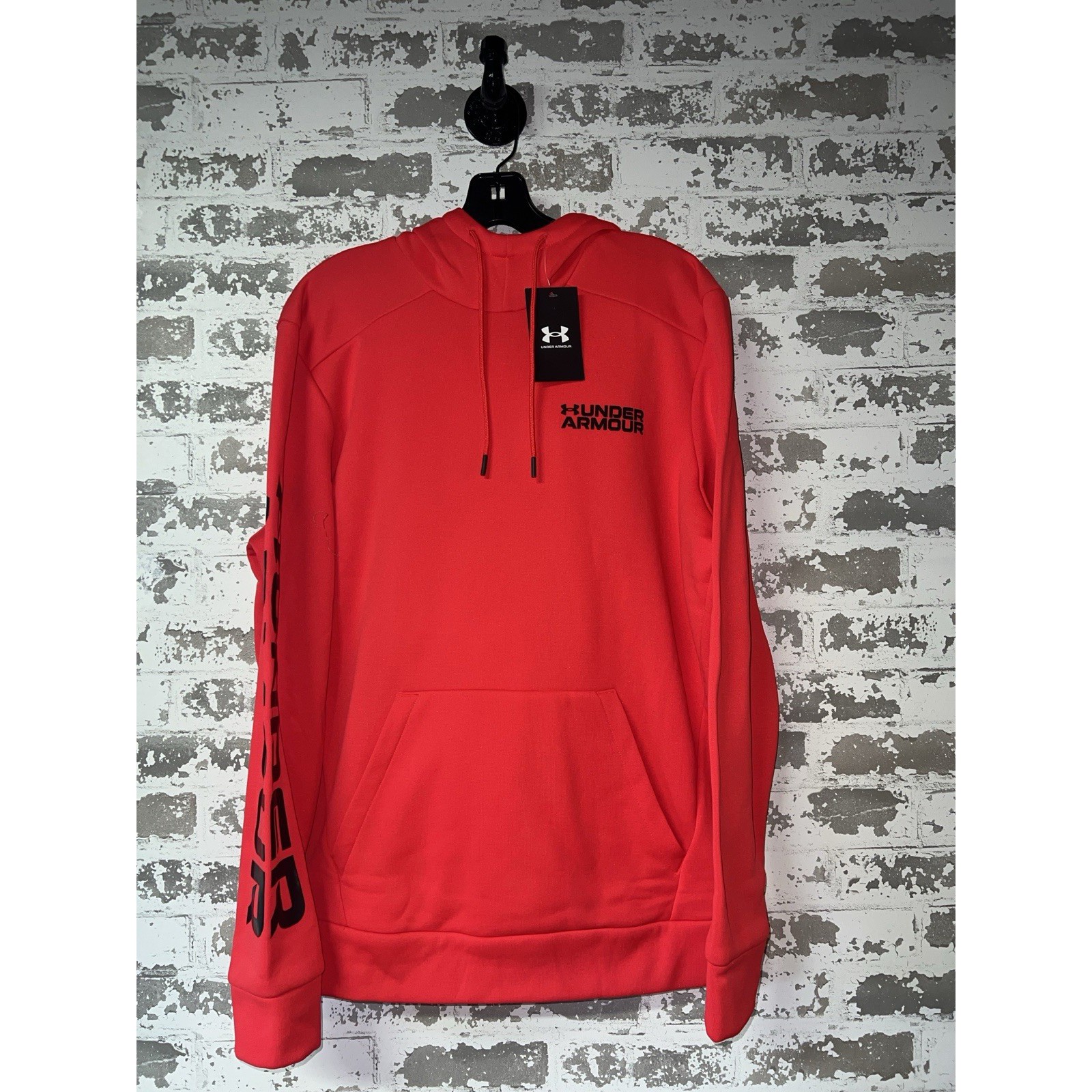 NWT! Under Armour Fleece Graphic Hoodie Size Medium - 60
