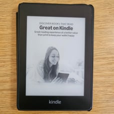 Kindle Paperwhite 10th Gen with Case