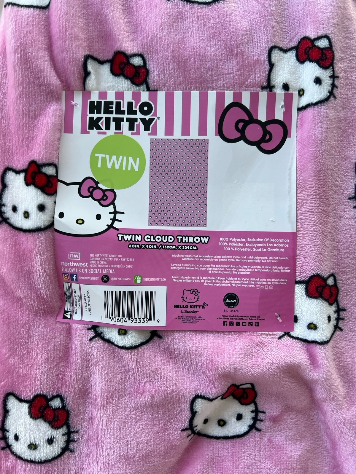 Hello Kitty Throw