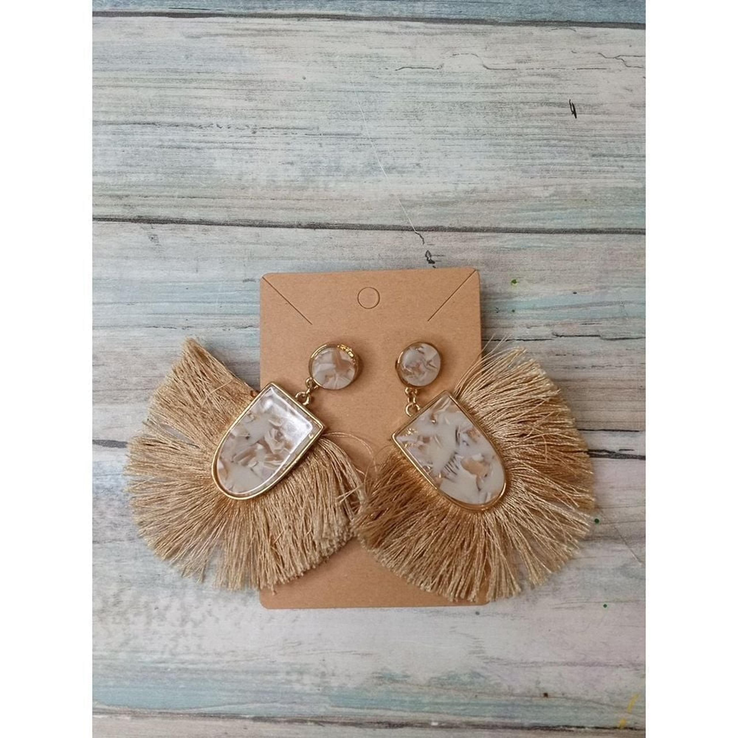 Arch Tassel Shape Acrylic Marble Gold Tone Cream Tan Earrings fringe NWOT