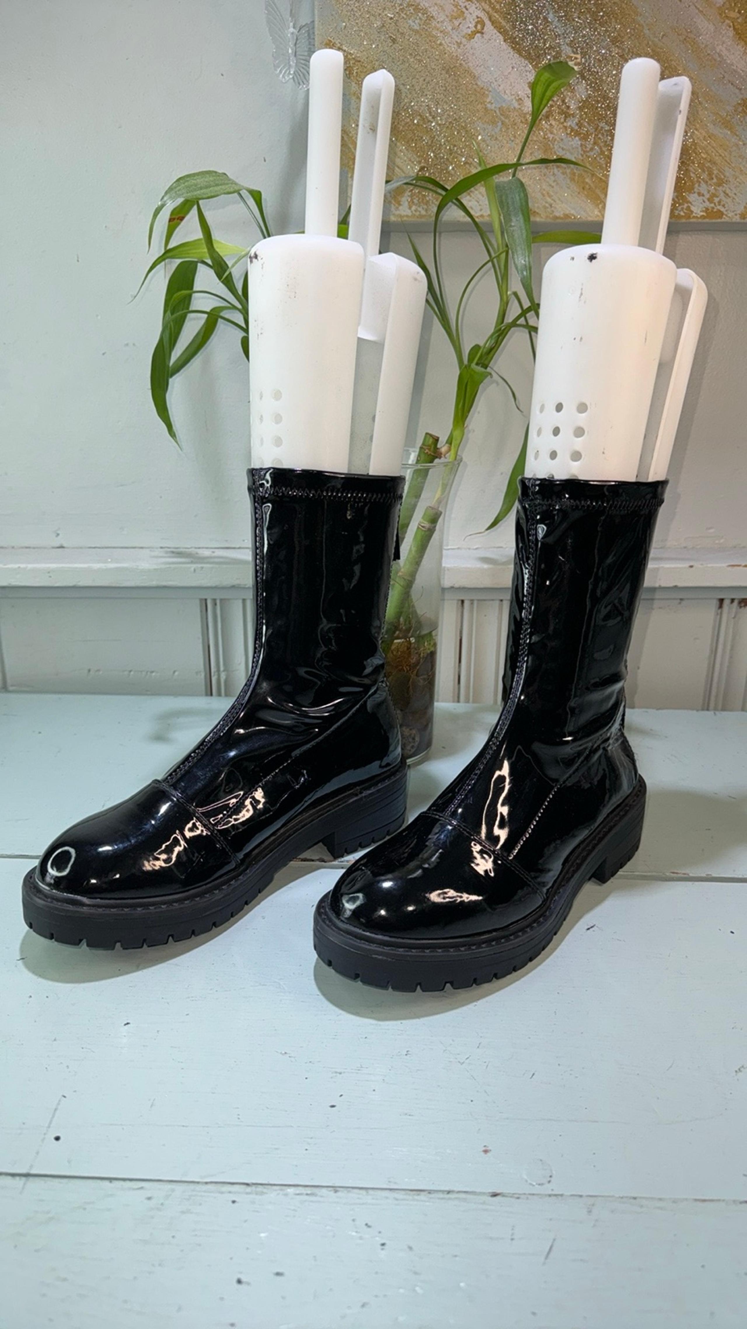 FOREVER 21 boots