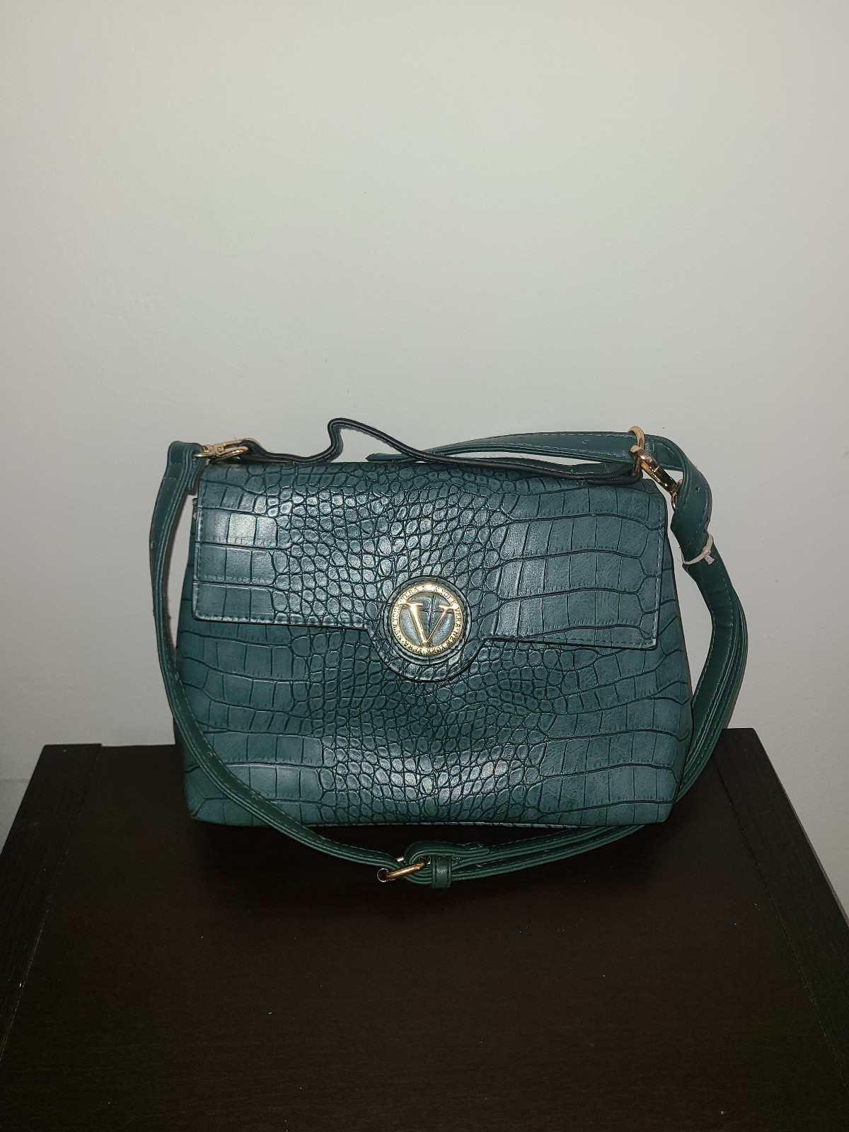 Vera New York Leonore Teal Crocodile