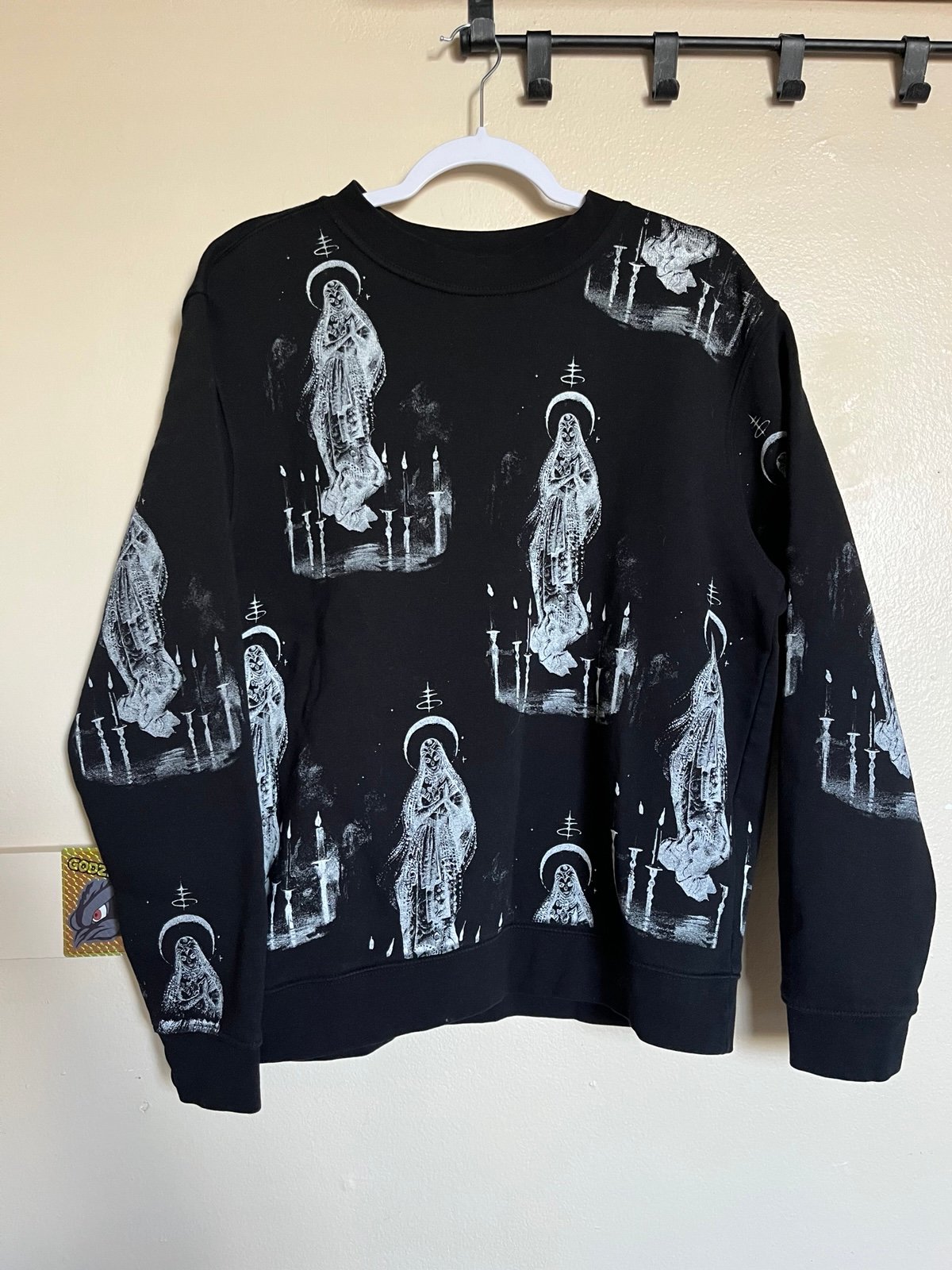 Drop Dead Clothing Praying Woman Crewneck Sweater Size Medium
