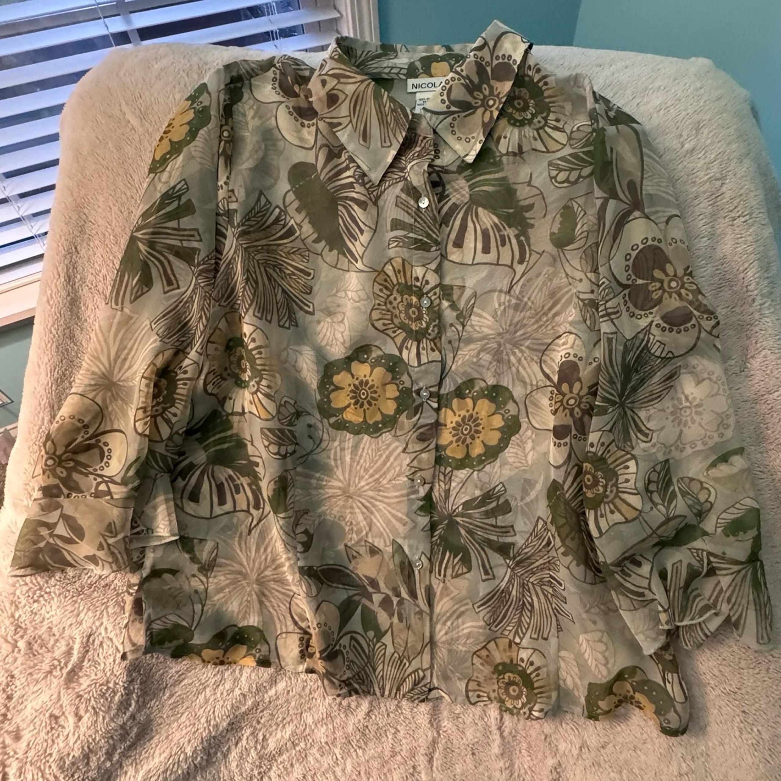 Nicola Sheer Button Up Blouse Women’s XL Green & Brown Floral Print 3/4 Sleeves
