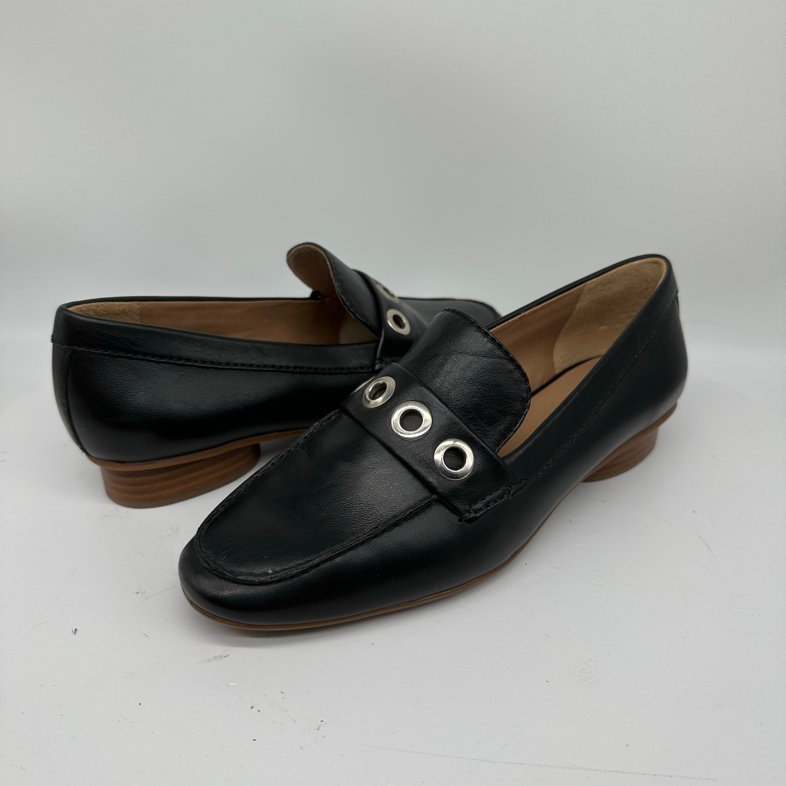 NWOB Bernardo Black Eyelet Leather Slip On Casual Loafers Womens Size 6.5