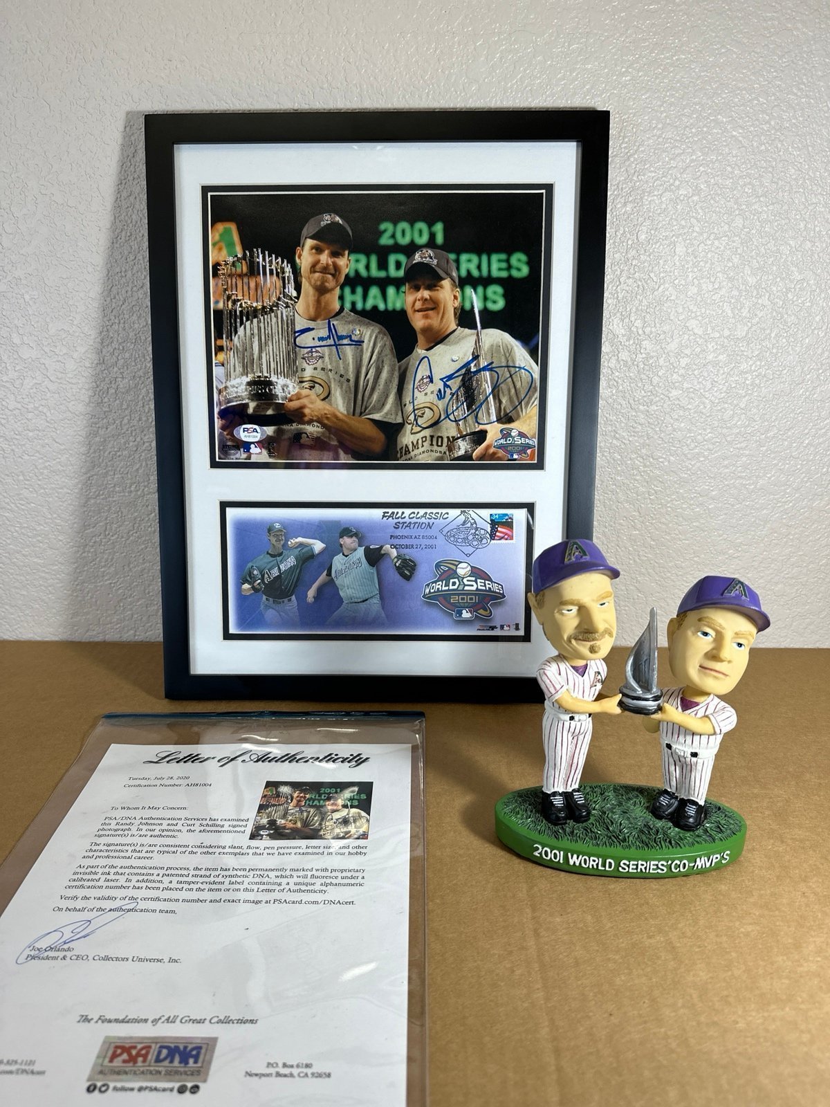 Arizona Diamondbacks Randy Johnson & Curt Shilling PSA & Bobblehead with plaque