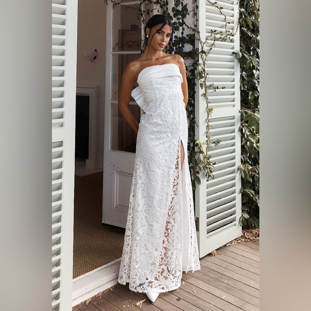 Selfie Leslie Delphina Strapless Bow Back Lace Dress in Ivory Size Large