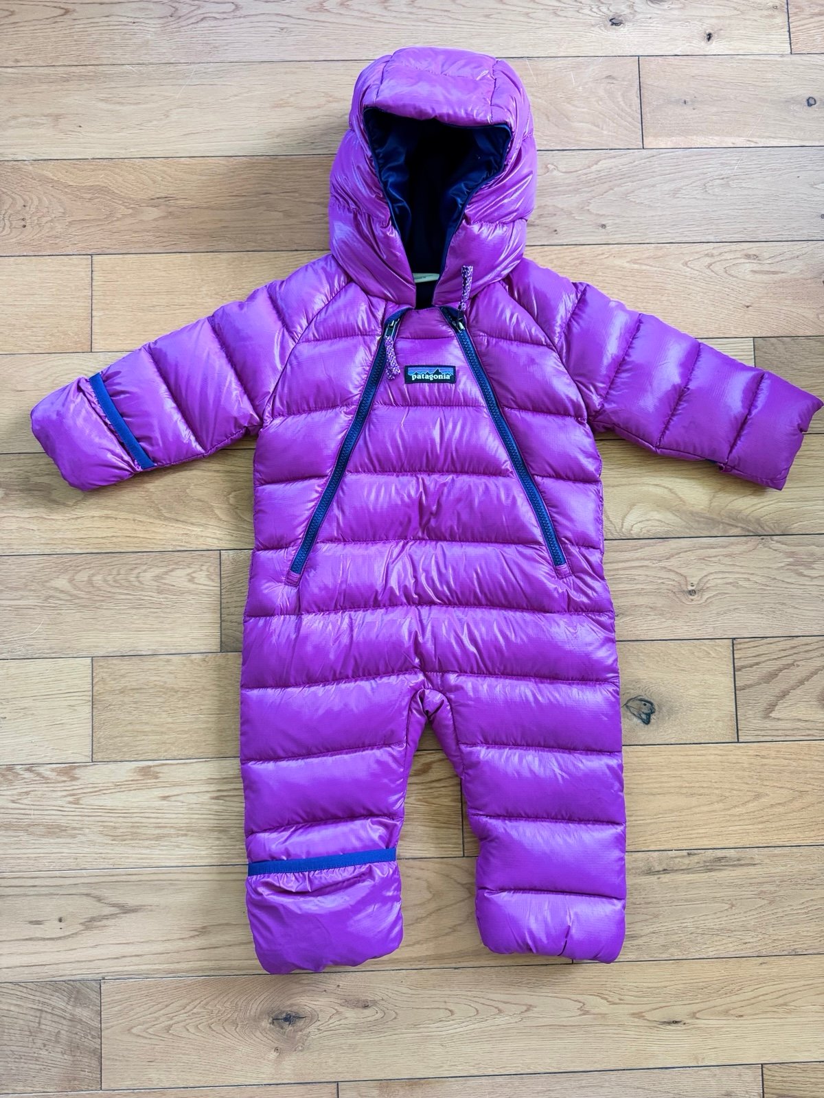 Infant Patagonia Hi-Loft purple bunting size 0-3 months