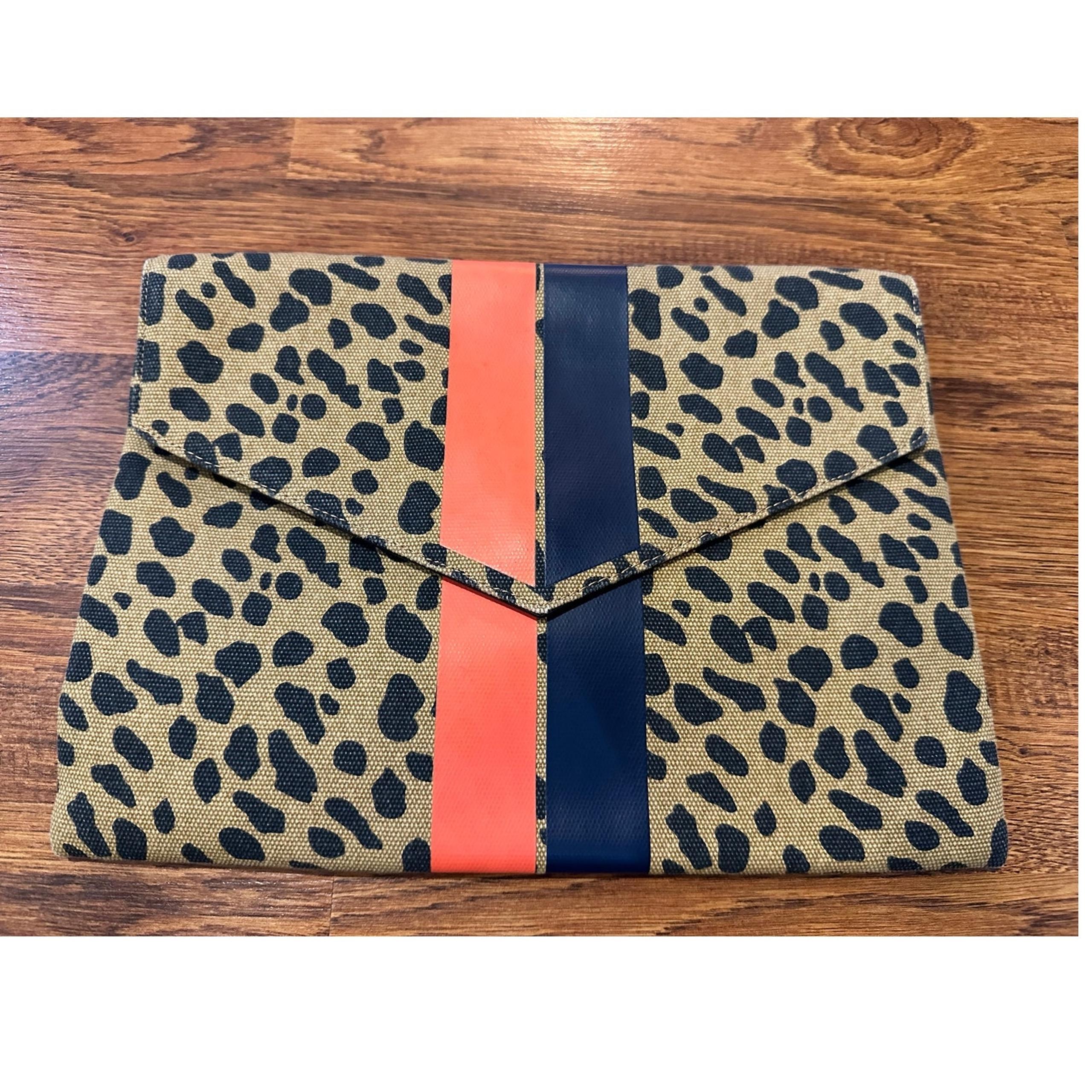 Stella & Dot Women's Bellamy Leopard Print Clutch with Removable Crossbody Chain