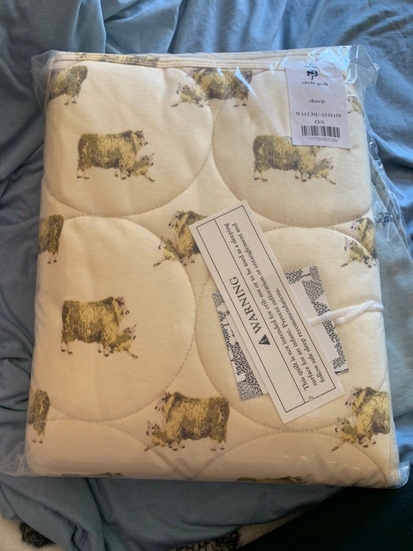 NIB sheep Circle Quilt