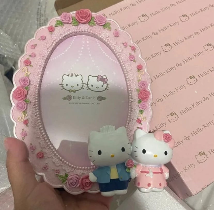 Hello Kitty Marriage Picture Frame