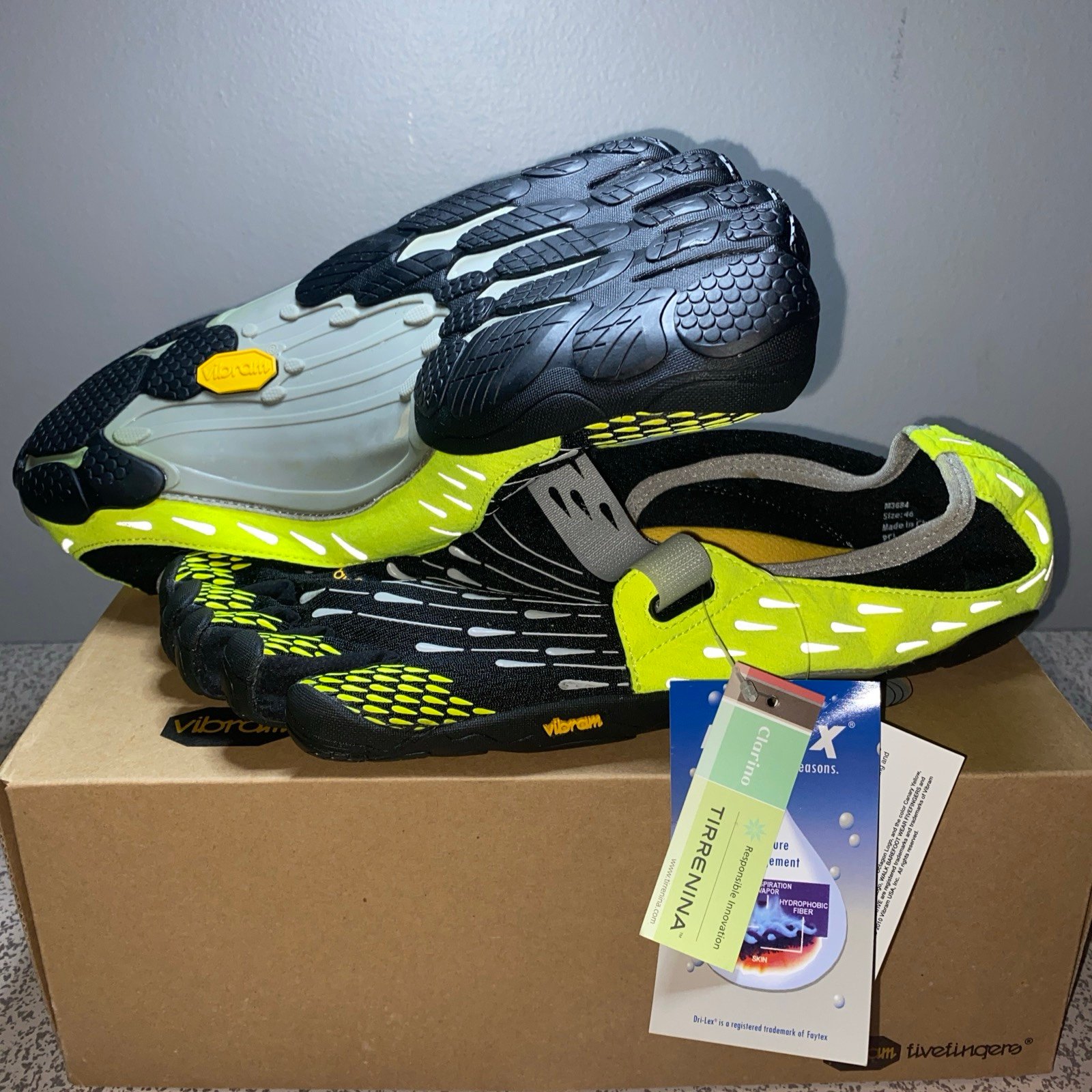 NEW!! Vibram Fivefingers Seeya Black / Dayglow Yellow Running Shoes size 46 11.5