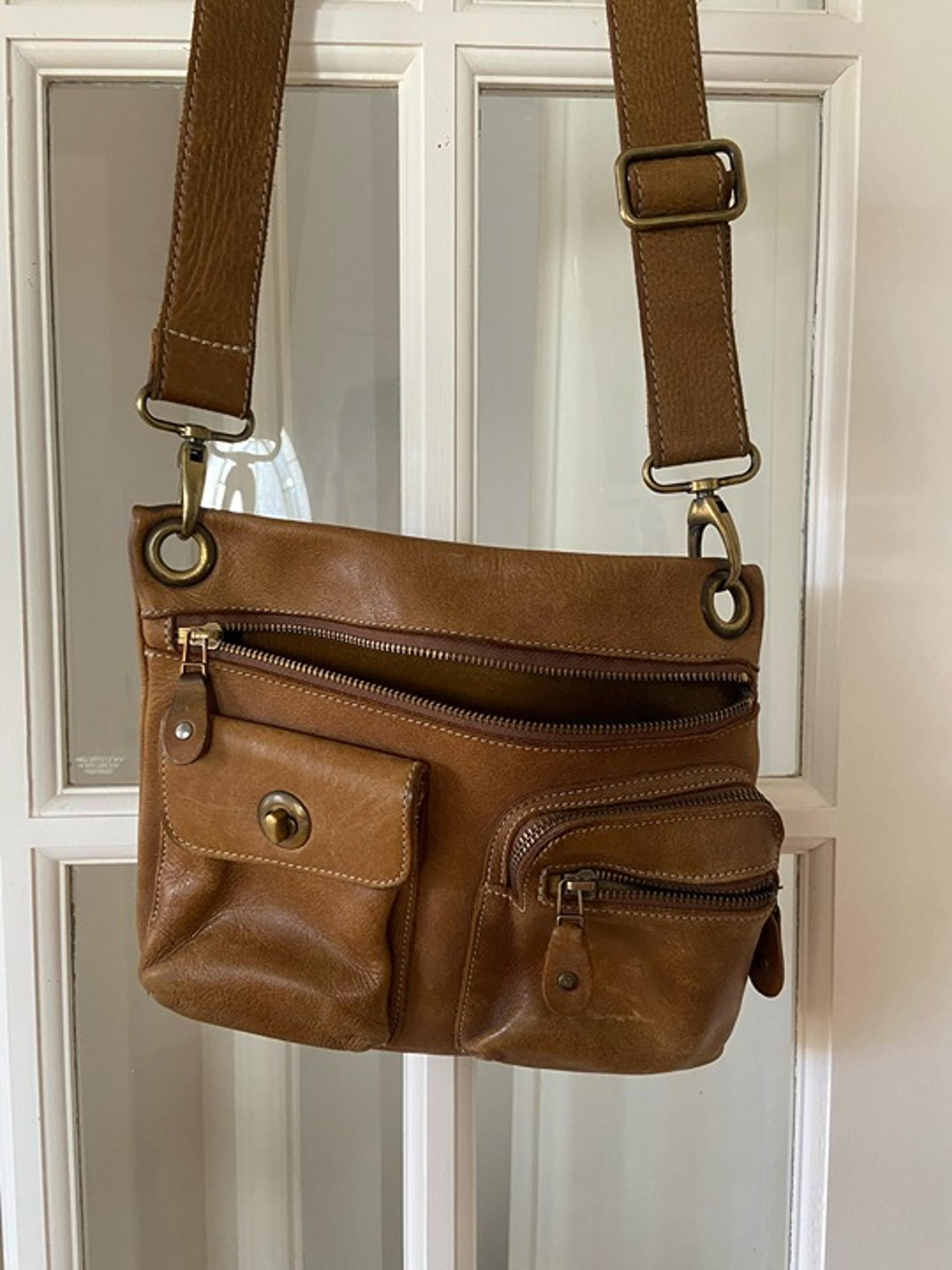Vintage Roots Villager Tribe Brown Leather Purse