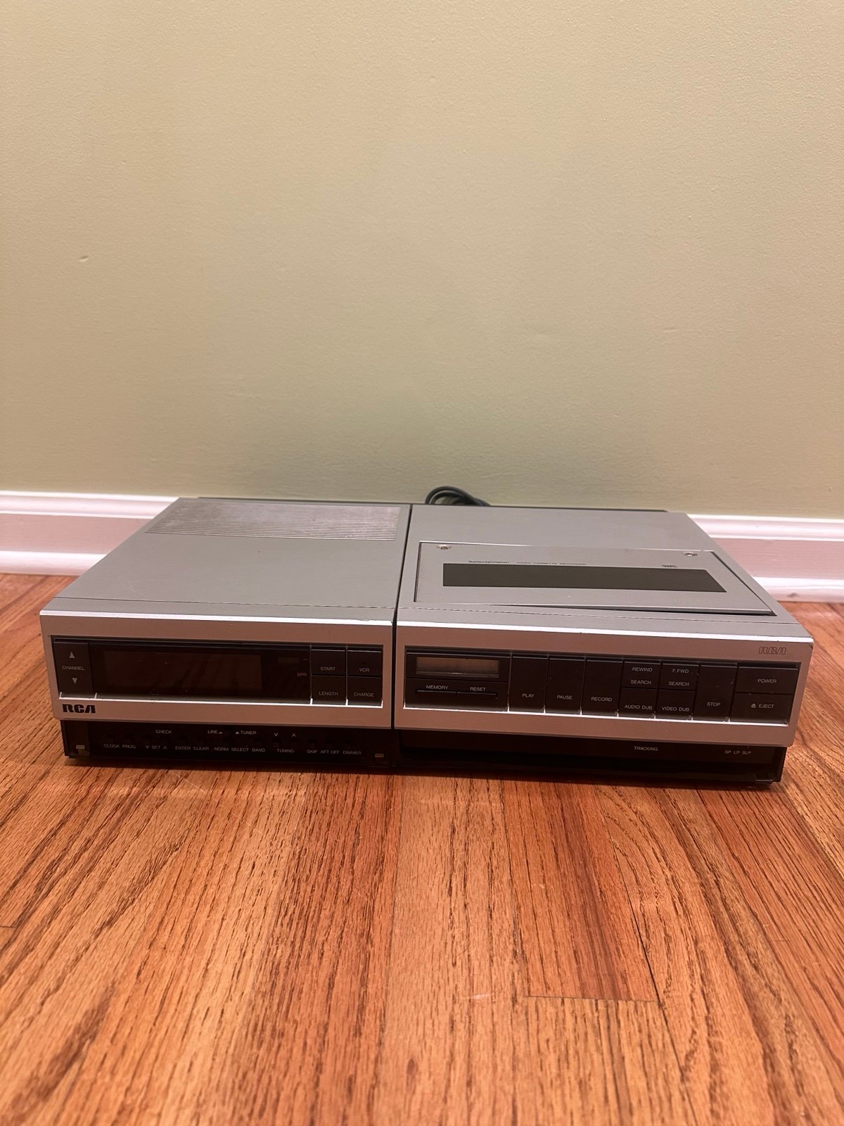 RCA SelectaVision Videocassette Recorder Model: VLP827 Made in Japan