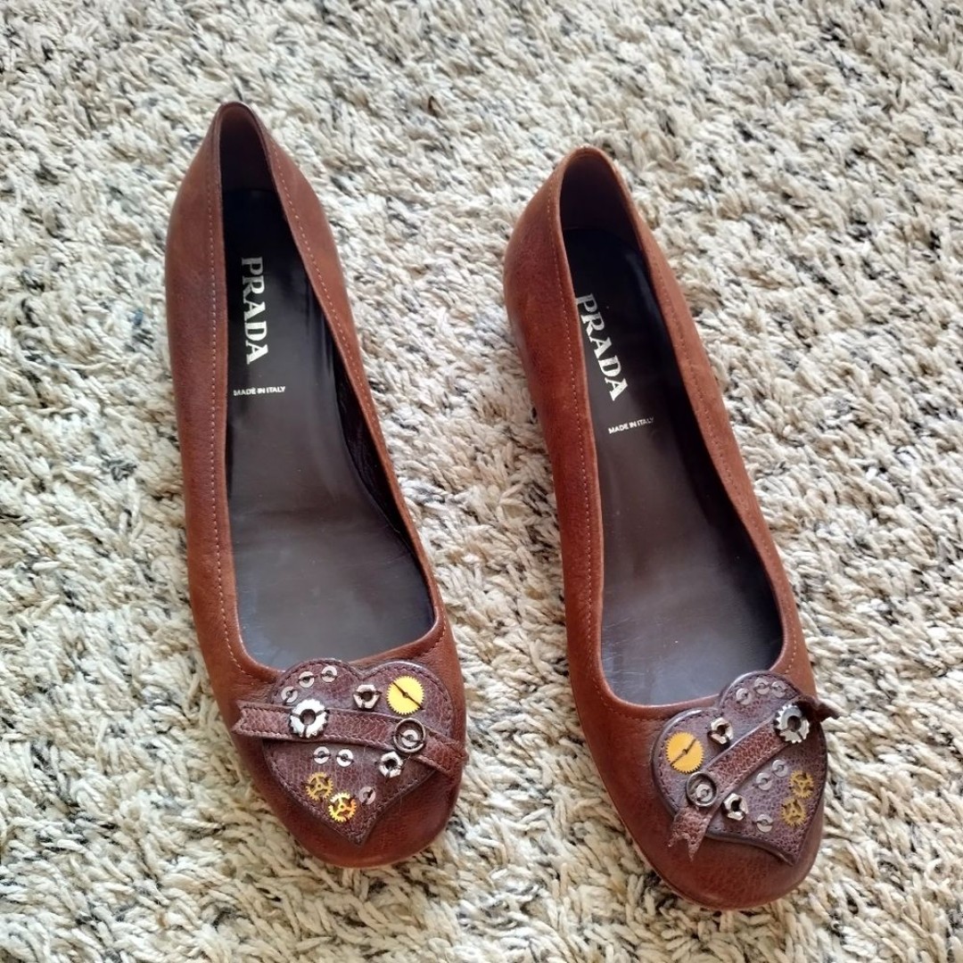 PRADA brown Leather Cactus Ballet heart applique Shoe sz 37/6,5
