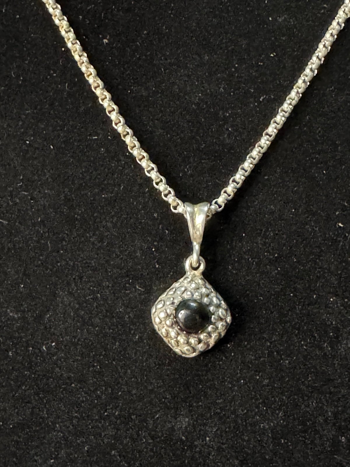 Zina Sterling silver cobblestone W/ Onyx Inlay Pendent & 18” Necklace~ 7.53g