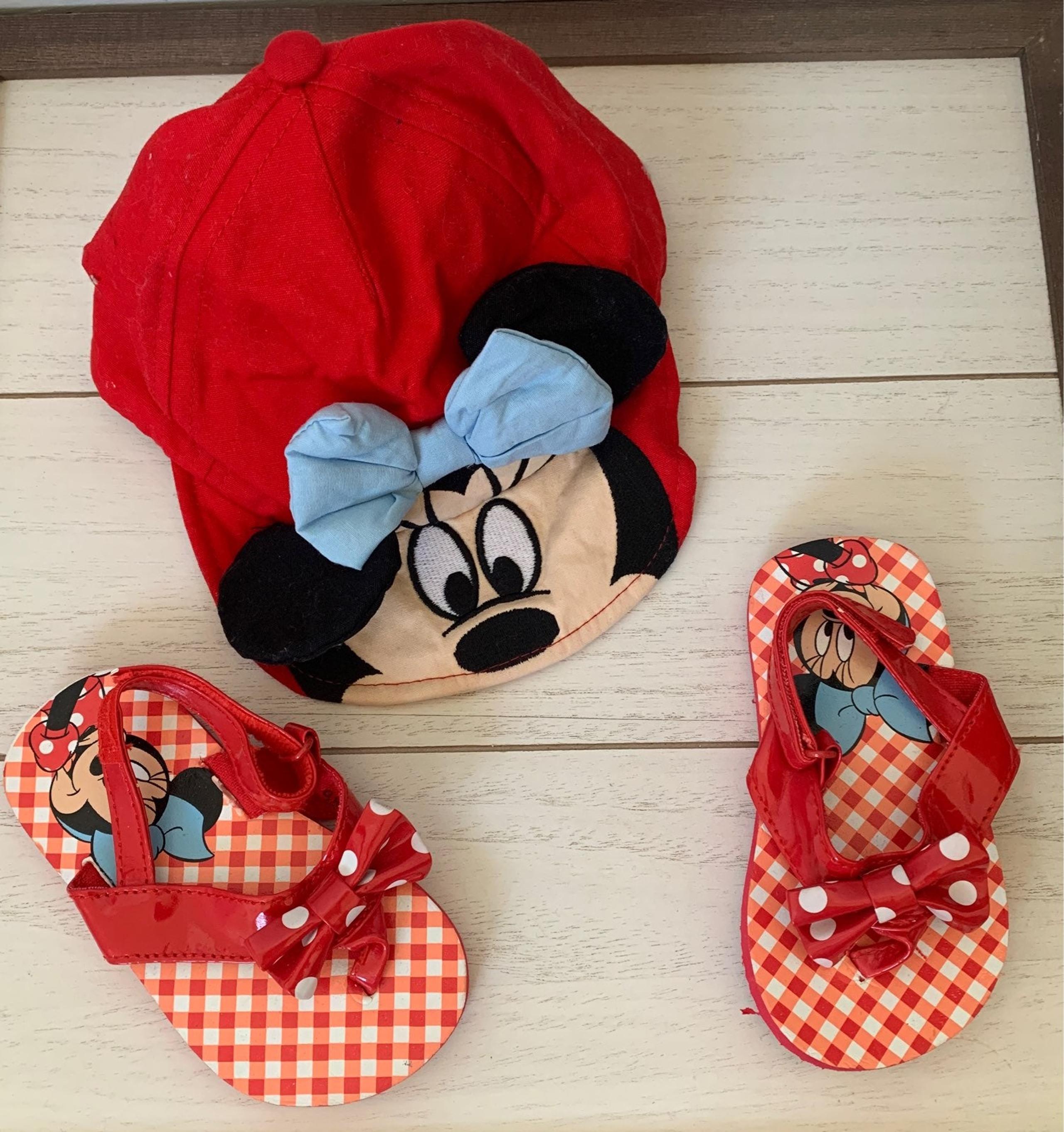Minnie Mouse slippers And hat