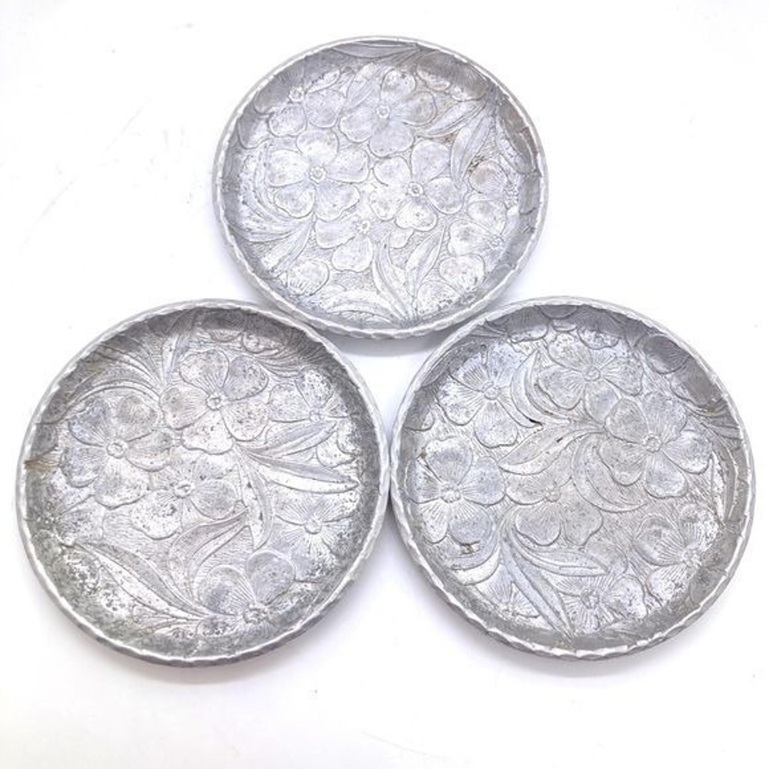 3 Vintage Everlast Coasters Hand Forged Floral Dogwood Pattern Metal Aluminum
