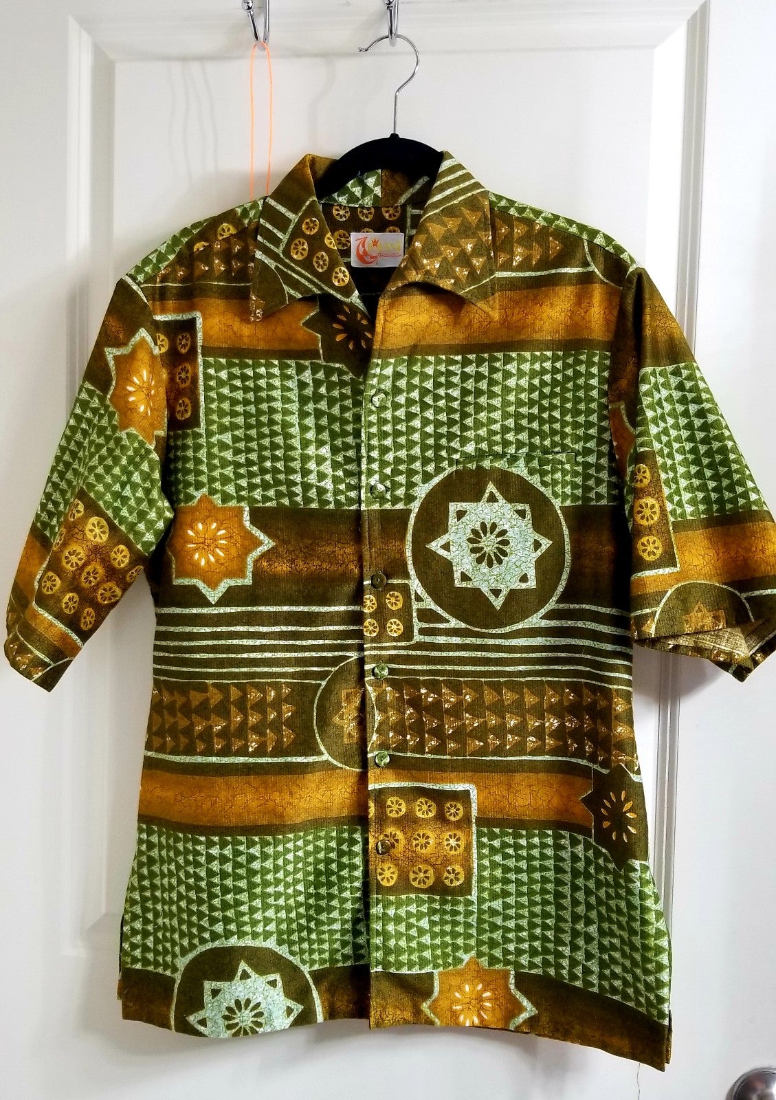 Vintage 1960's Lolani barkcloth Hawaiian shirt with bound pocket