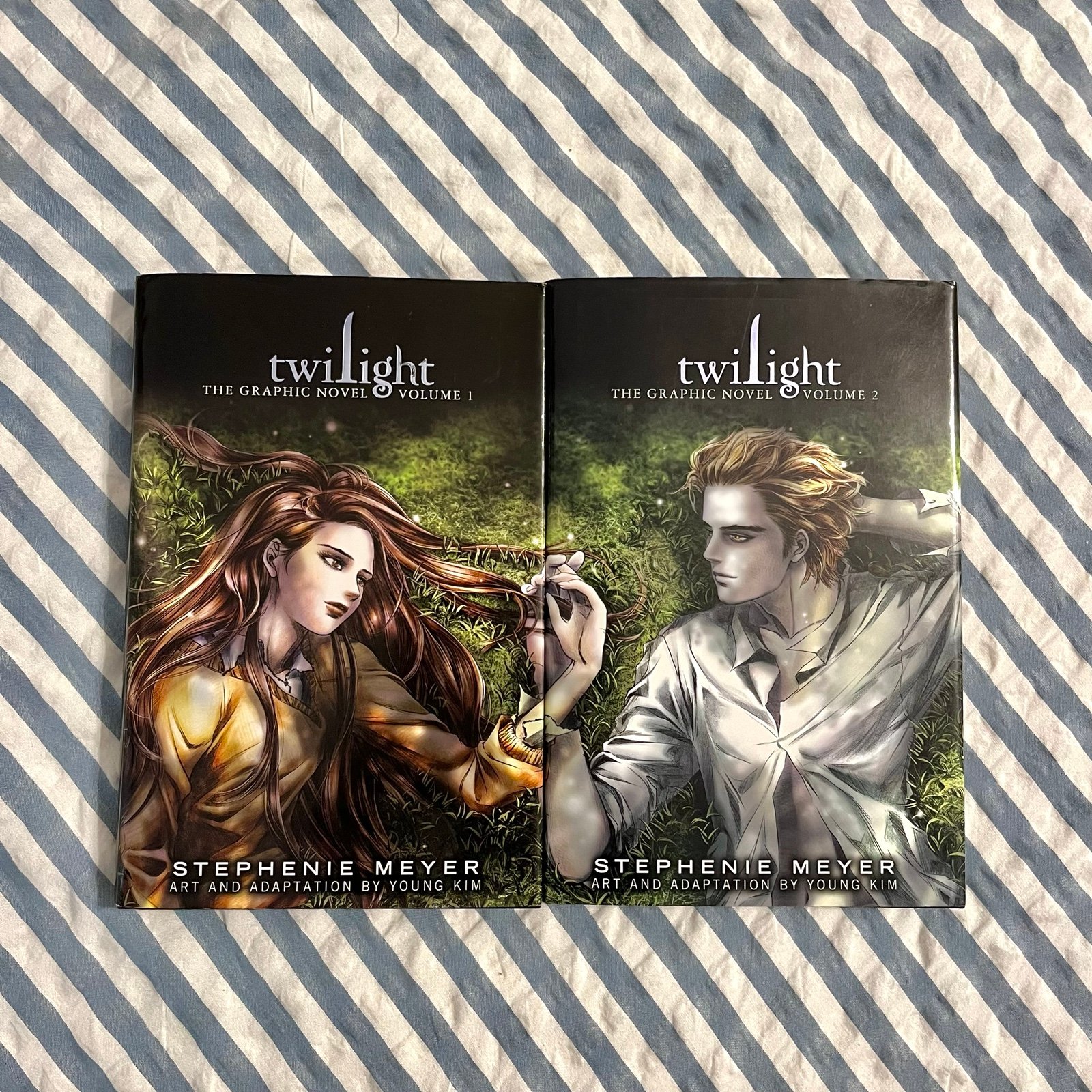 Rare Twilight Graphic Novel Set Volume 1 + 2