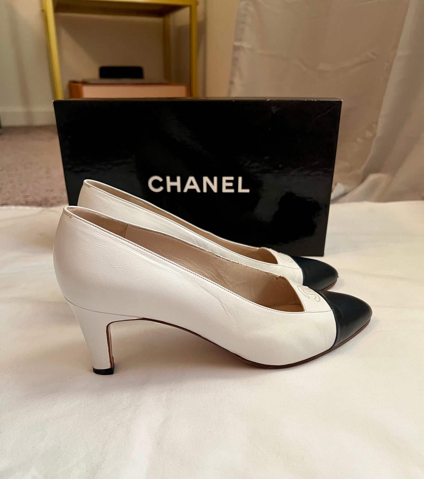 Chanel pump (36)